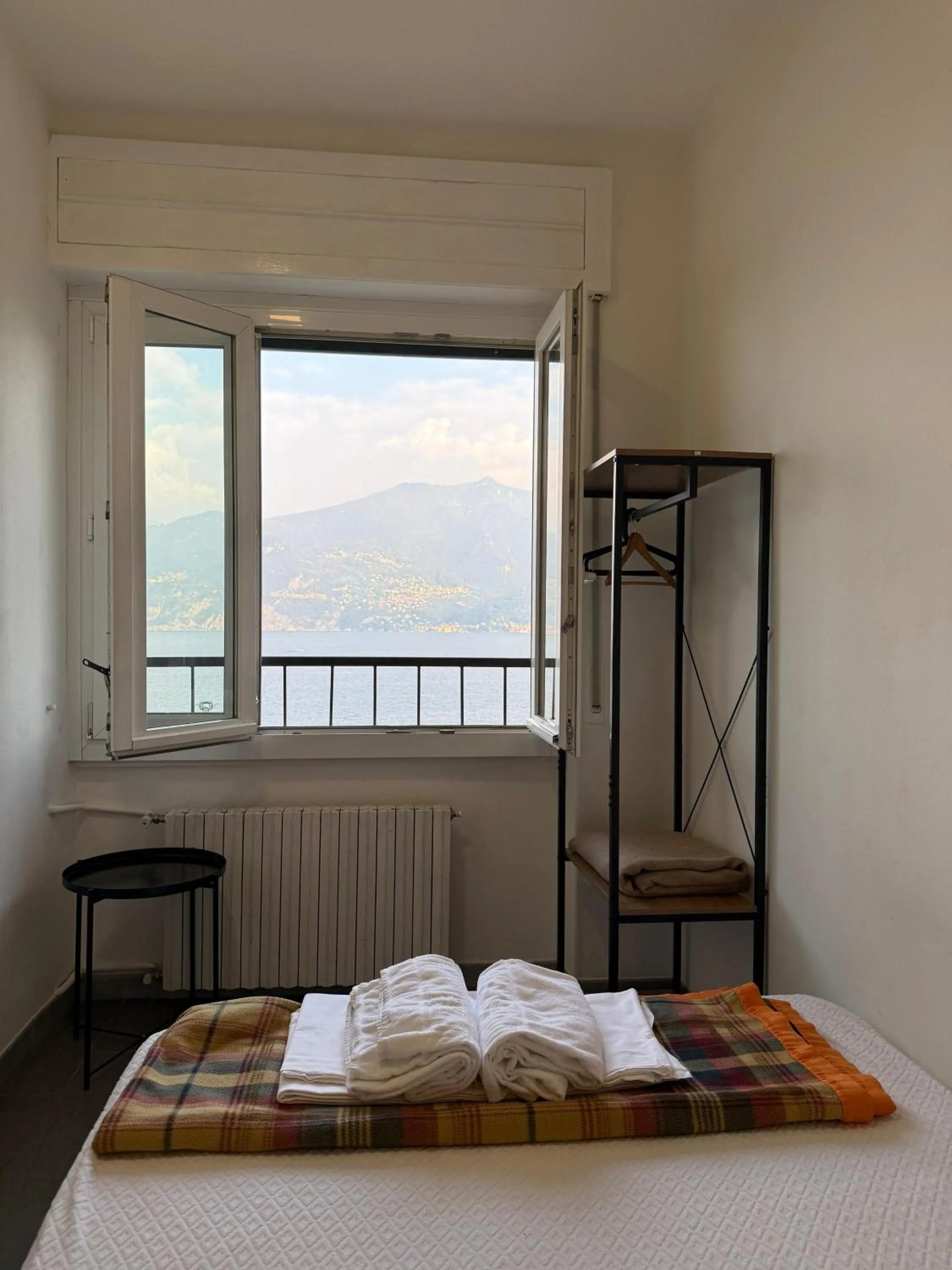 Bed in Lake Como Hostel