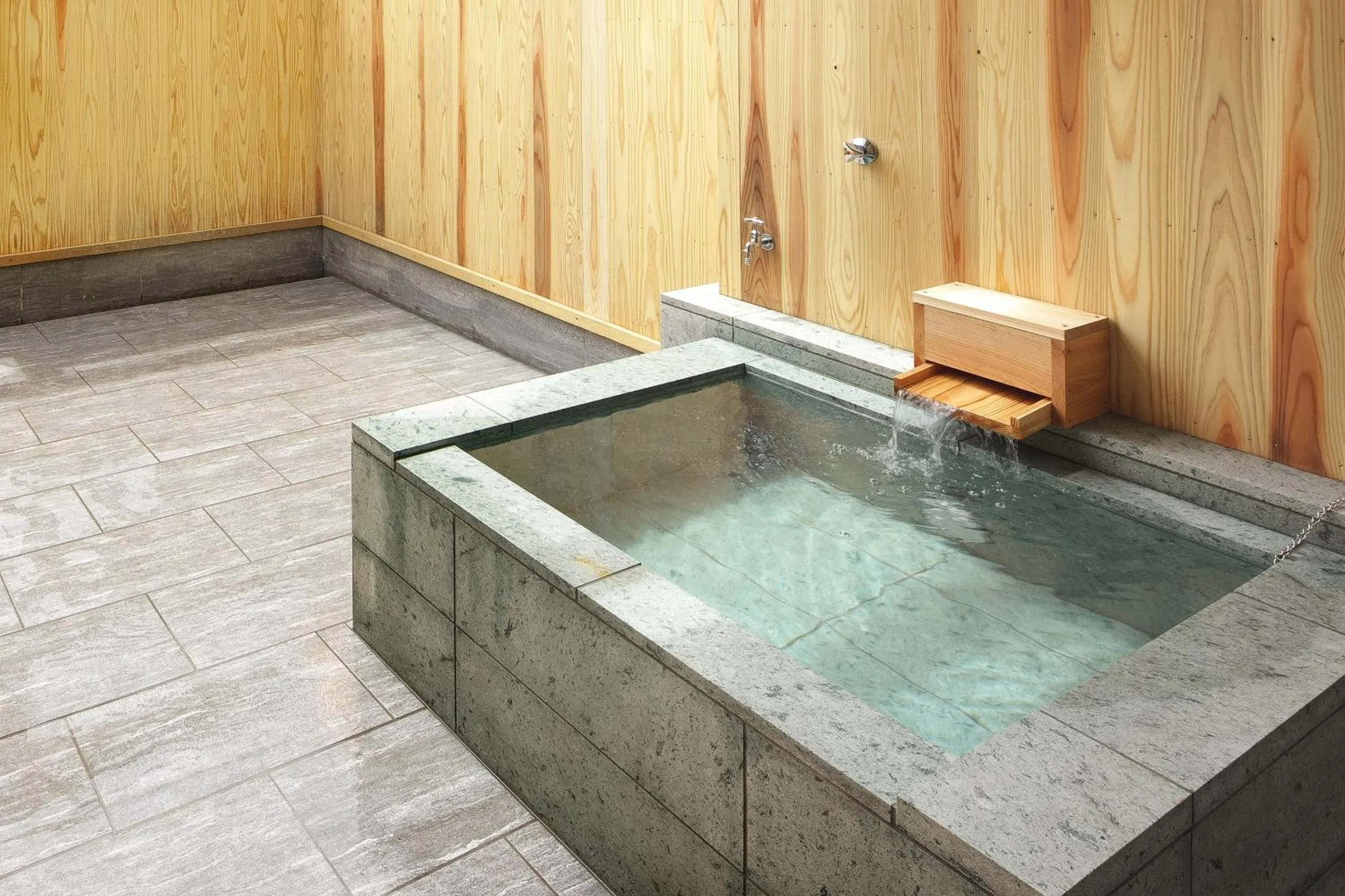 Hot Spring Bath in Hotel Hanaan