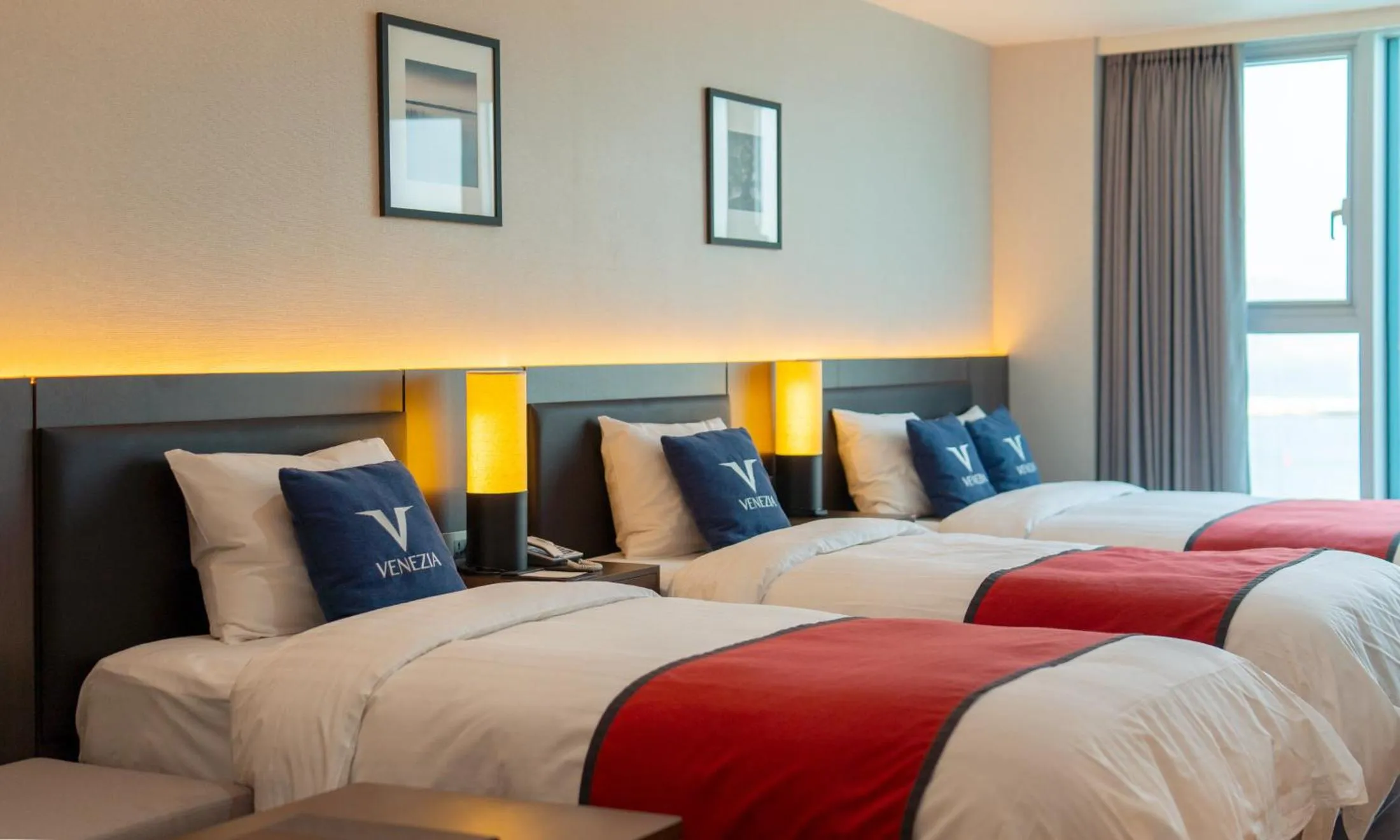 Bedroom, Bed in Venezia Hotel and Suite