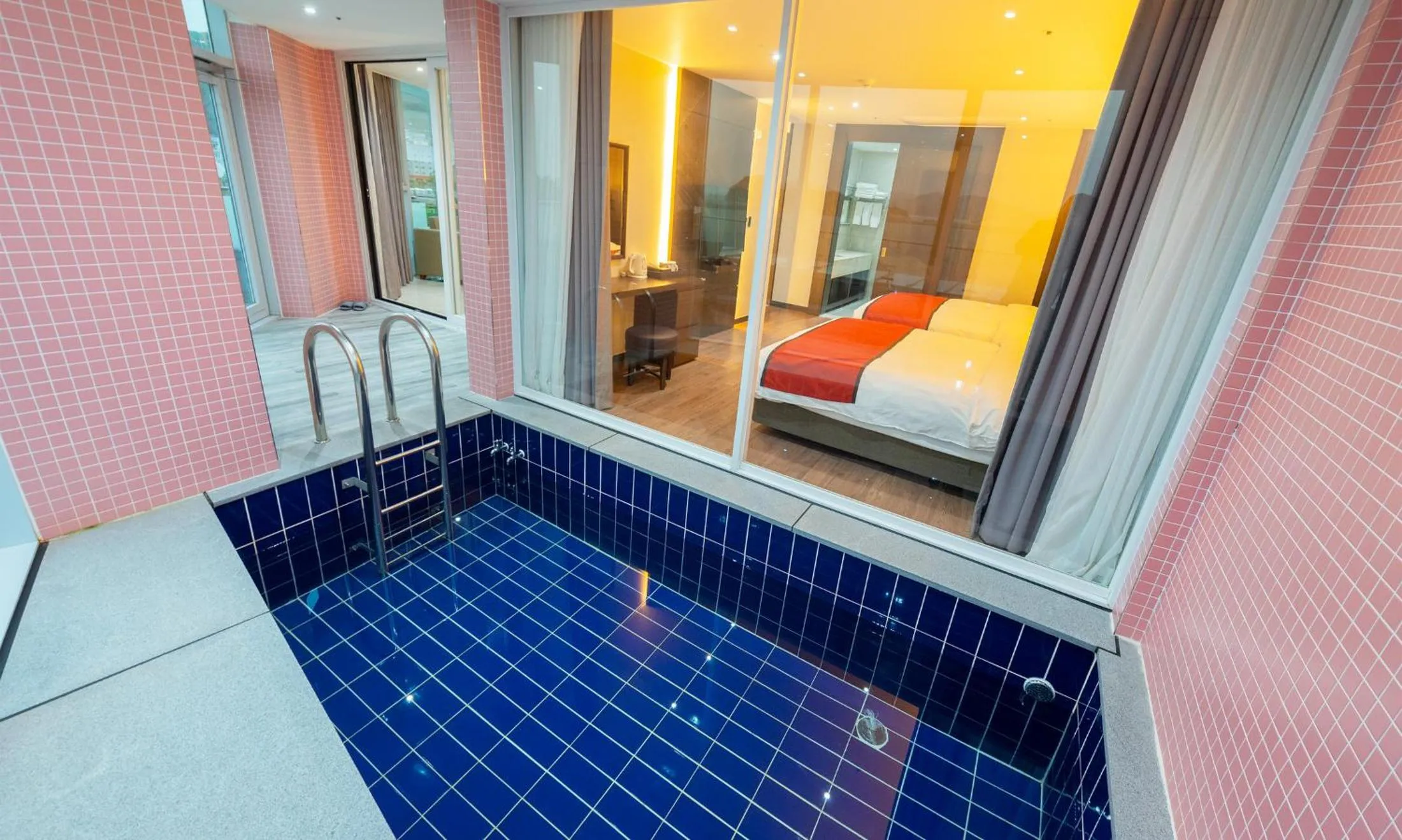 Bedroom, Bed in Venezia Hotel and Suite