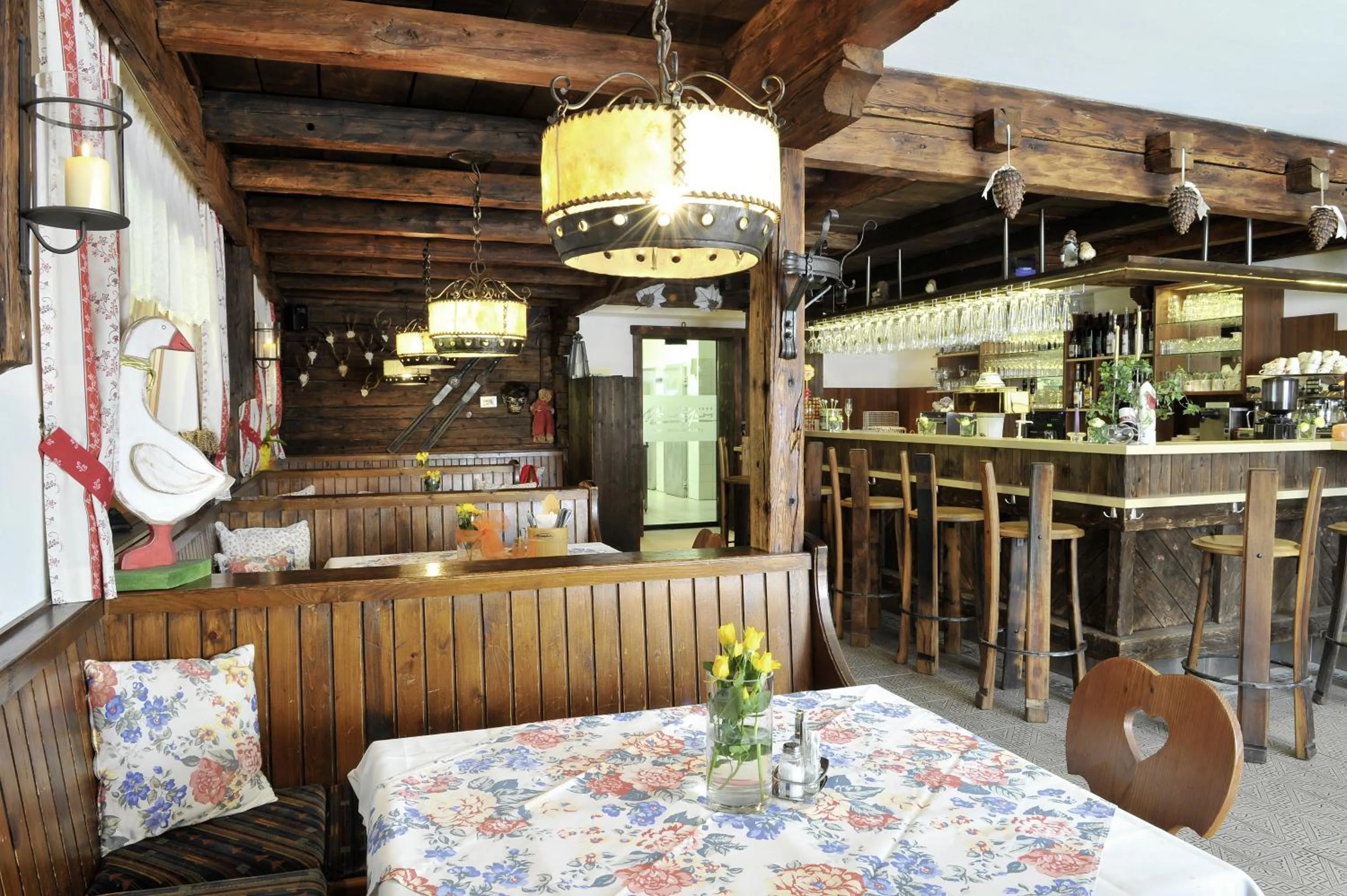 Lounge or bar in Familienhotel Moos-Alm