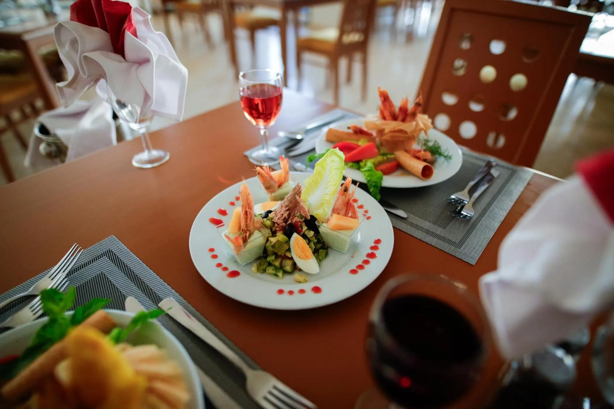 Food and drinks in TMK L'Atrium Yasmine by Turismark