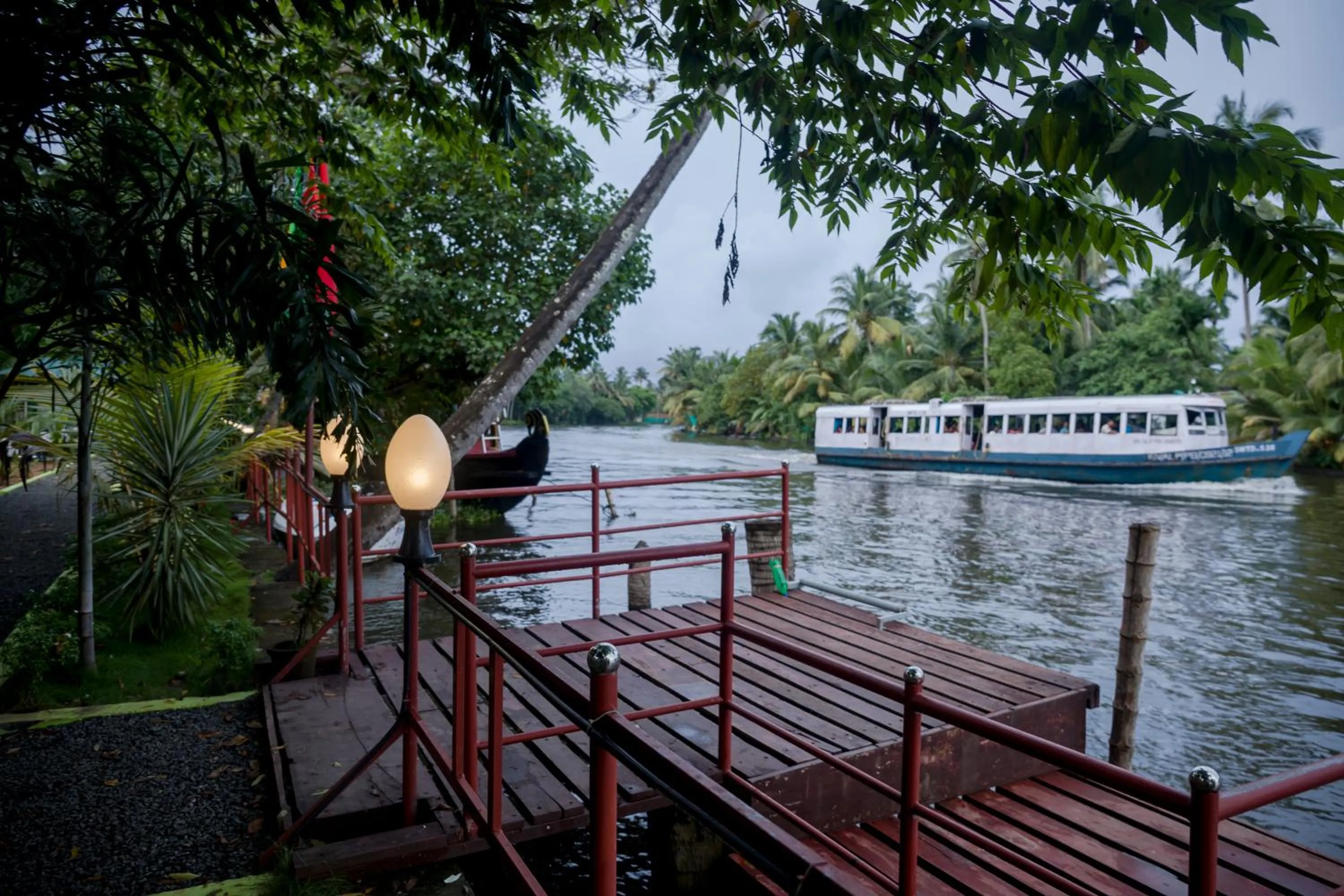 The Lake Paradise Boutique Resort