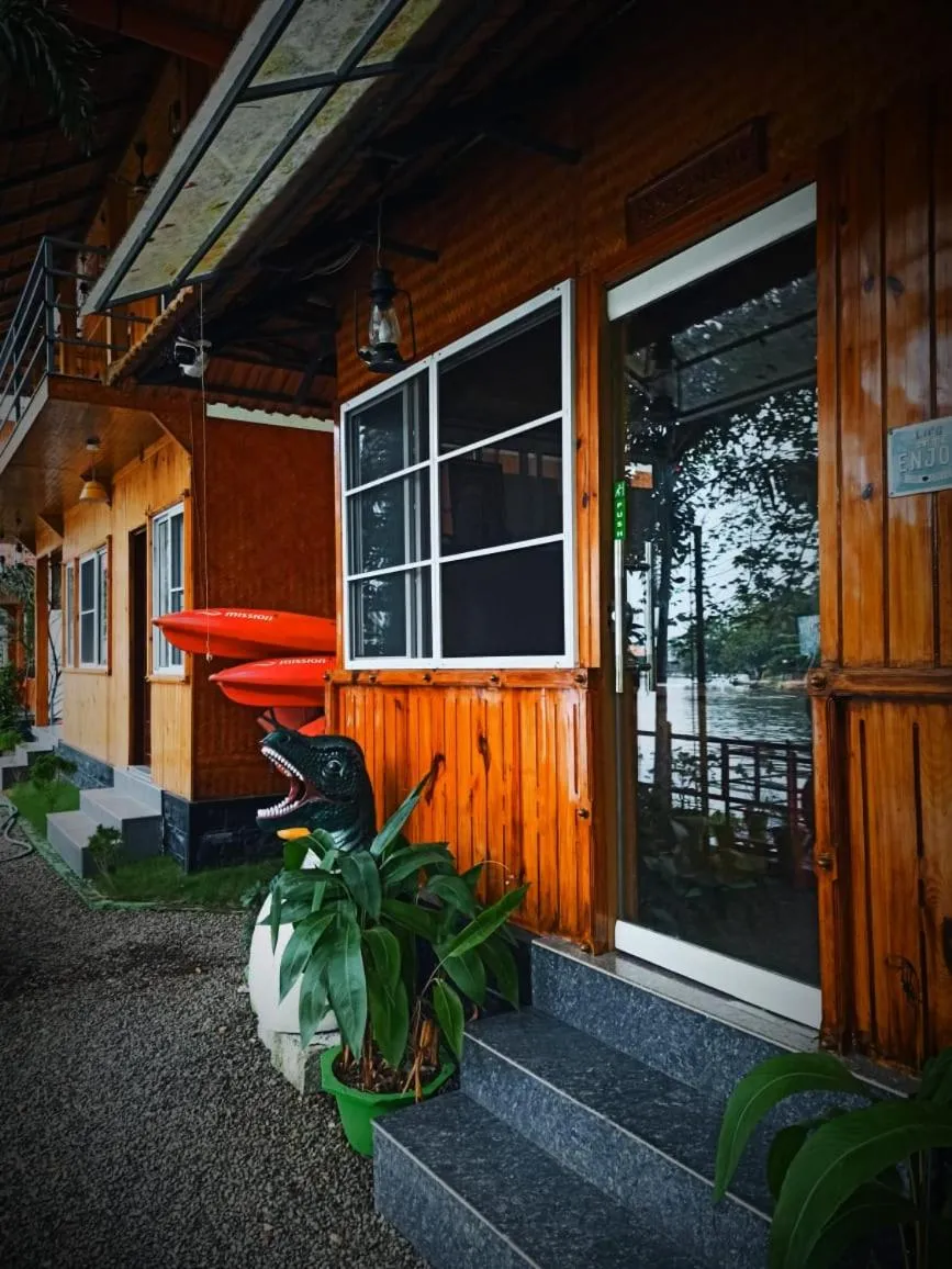 The Lake Paradise Boutique Resort