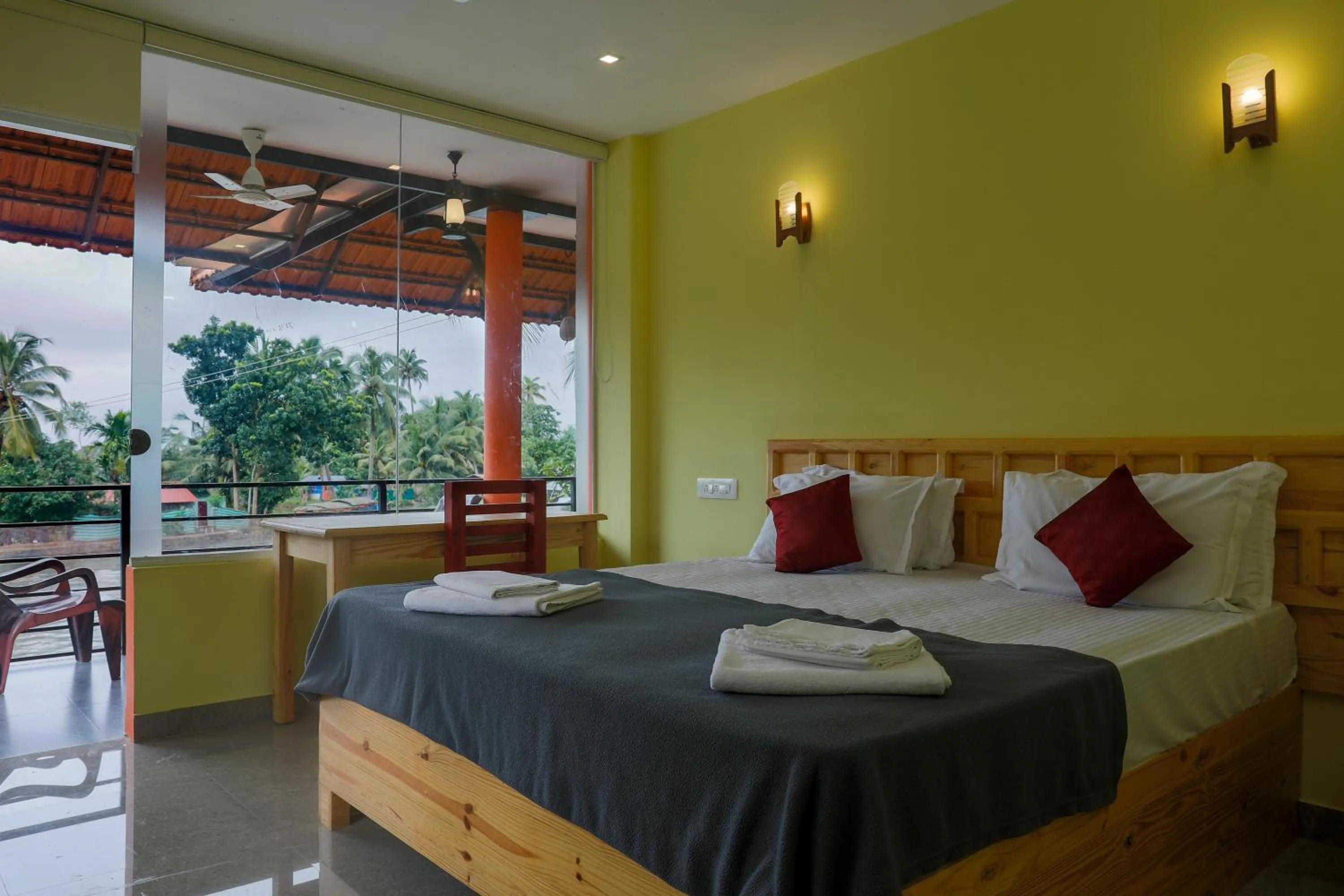 Bed in The Lake Paradise Boutique Resort