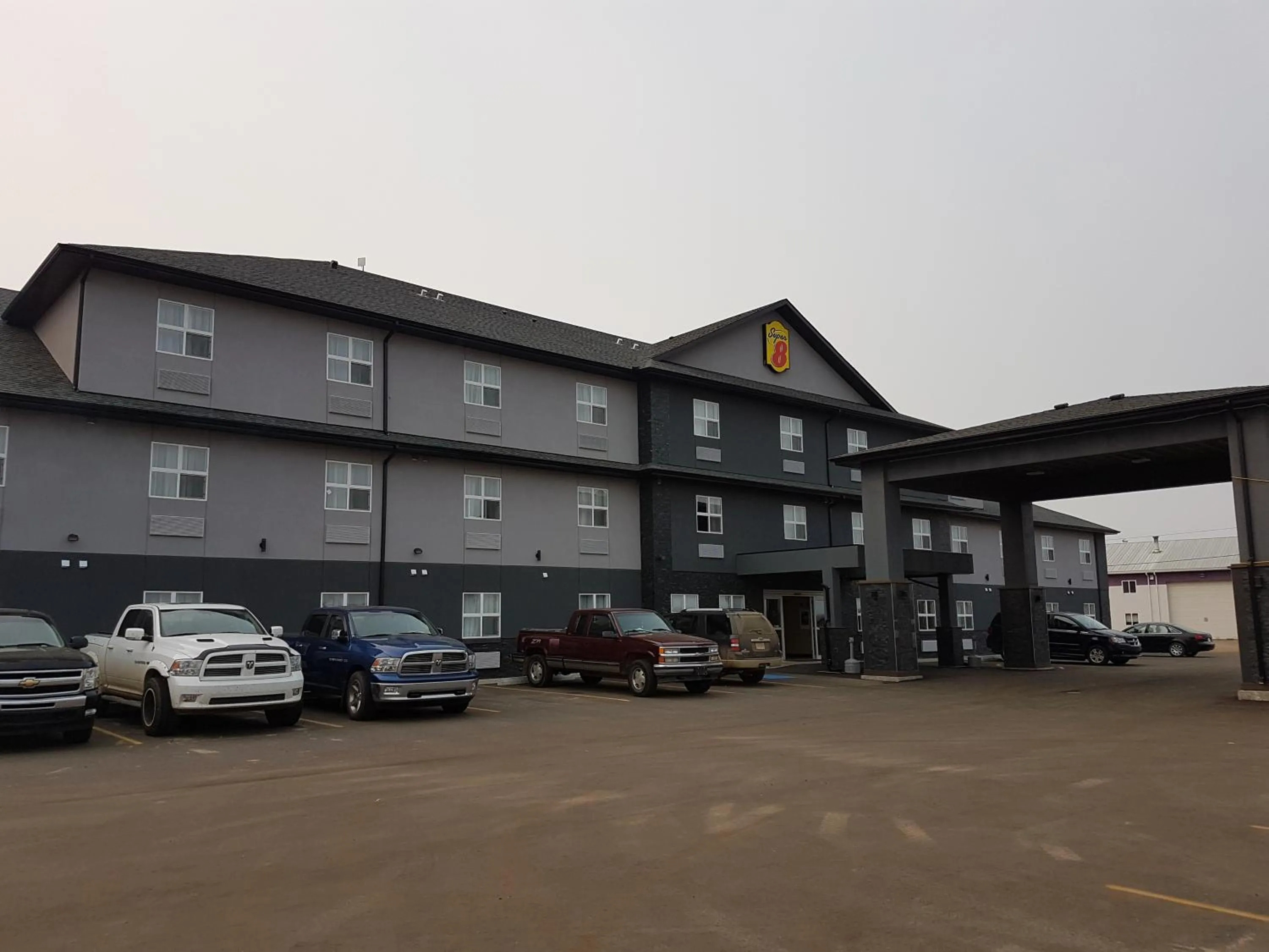 Super 8 by Wyndham Hardisty