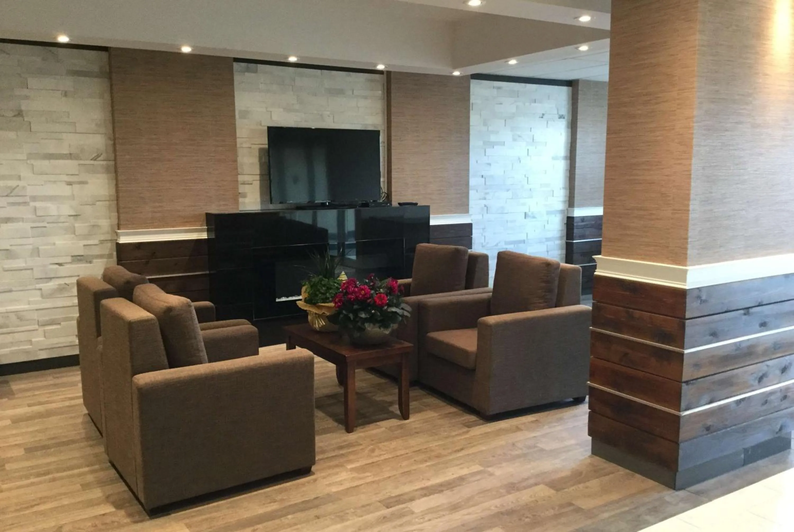 Lobby or reception in Super 8 by Wyndham Hardisty