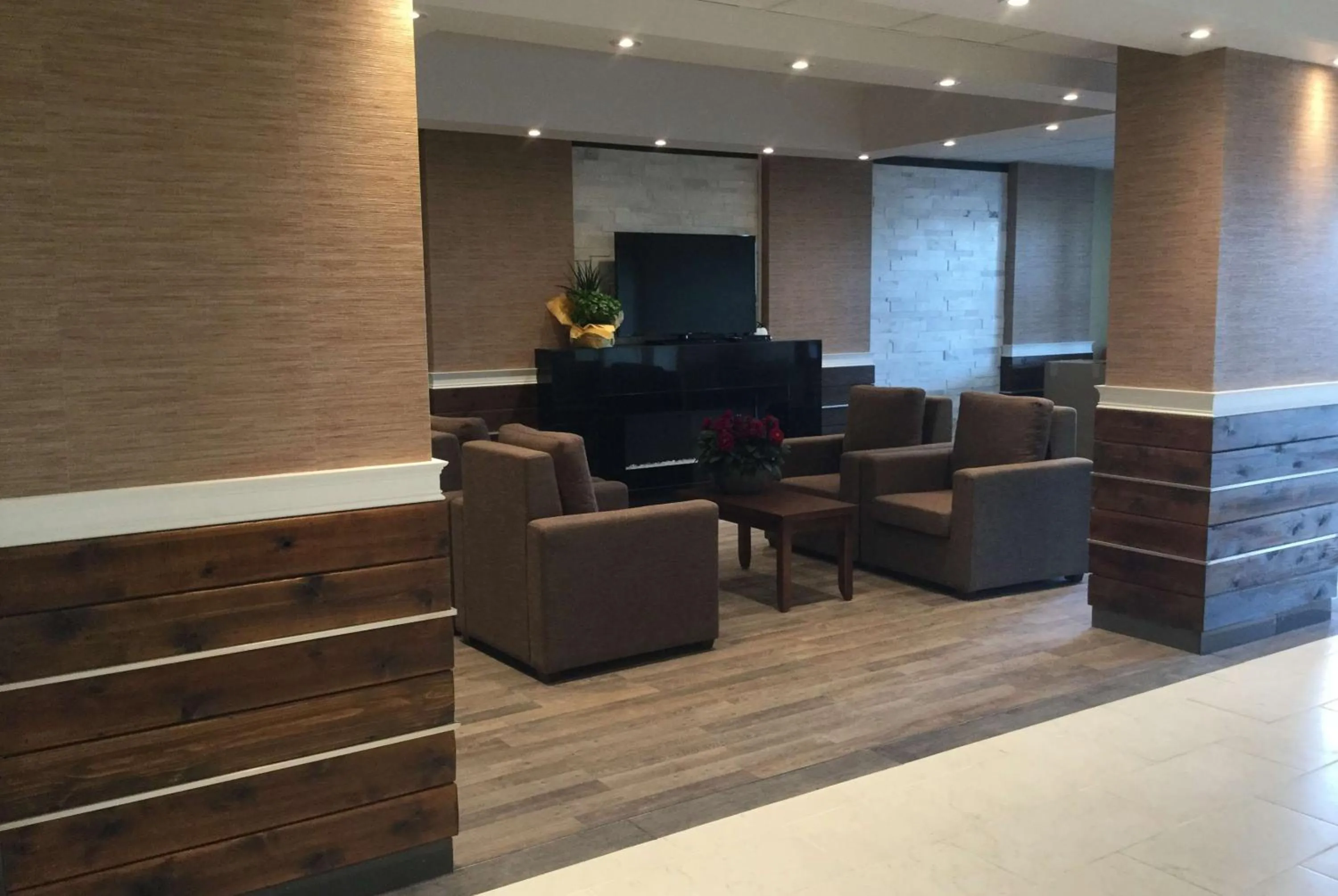 Lobby or reception in Super 8 by Wyndham Hardisty