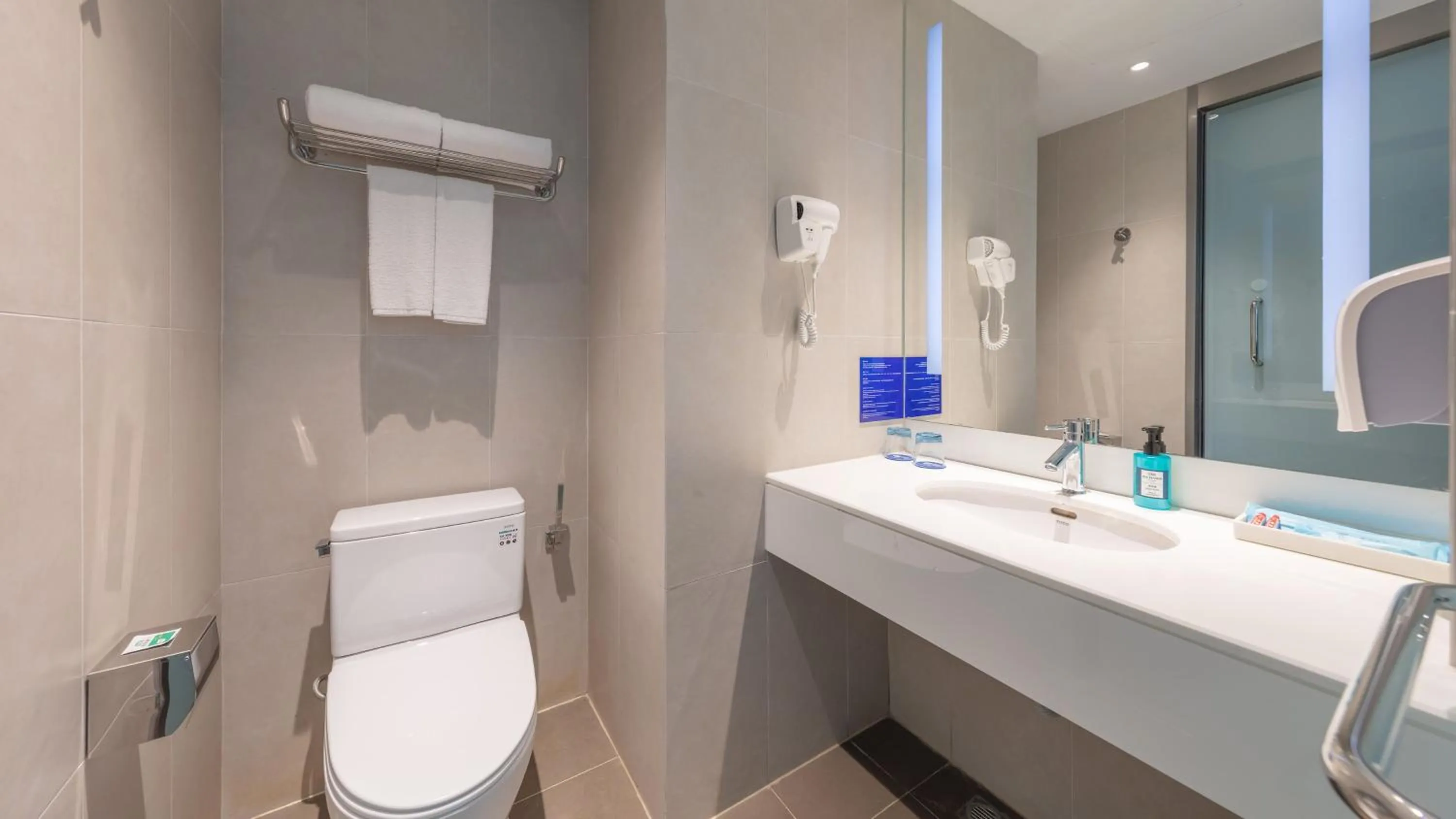 Photo of the whole room in Holiday Inn Express - Suzhou Industrial Park by IHG