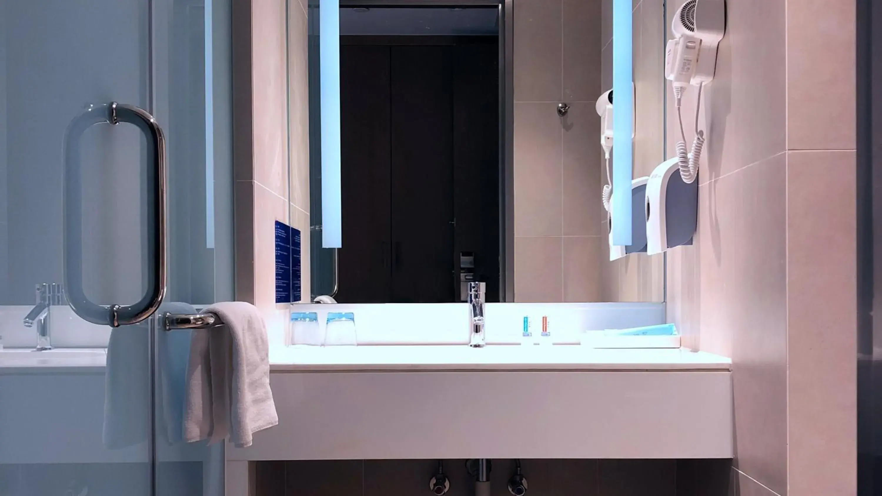 2 Single Standard City View in Holiday Inn Express - Suzhou Industrial Park by IHG 2 Single Standard City View in Holiday Inn Express - Suzhou Industrial Park by IHG