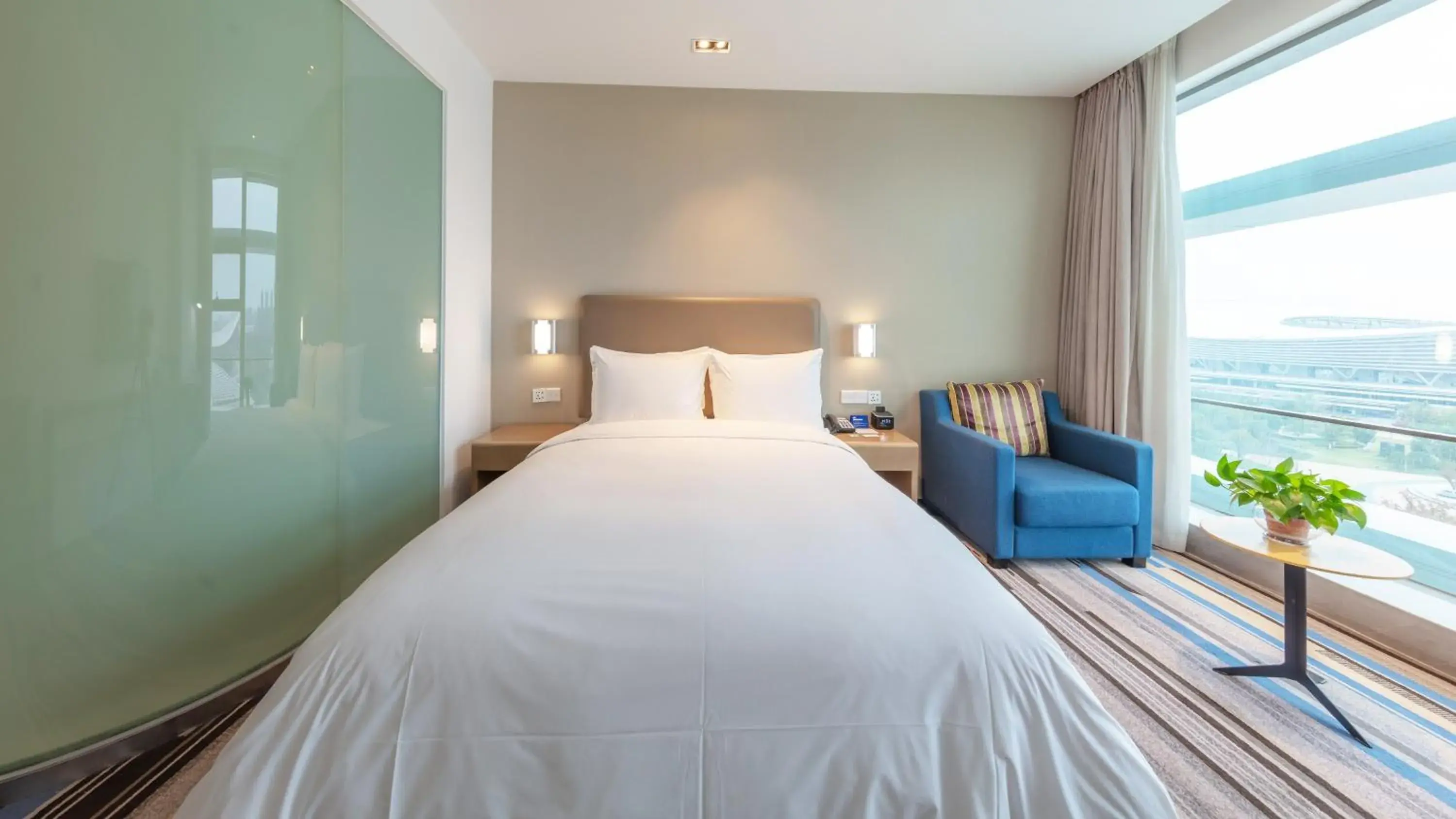 Standard Queen Room with City View in Holiday Inn Express - Suzhou Industrial Park by IHG Standard Queen Room with City View in Holiday Inn Express - Suzhou Industrial Park by IHG