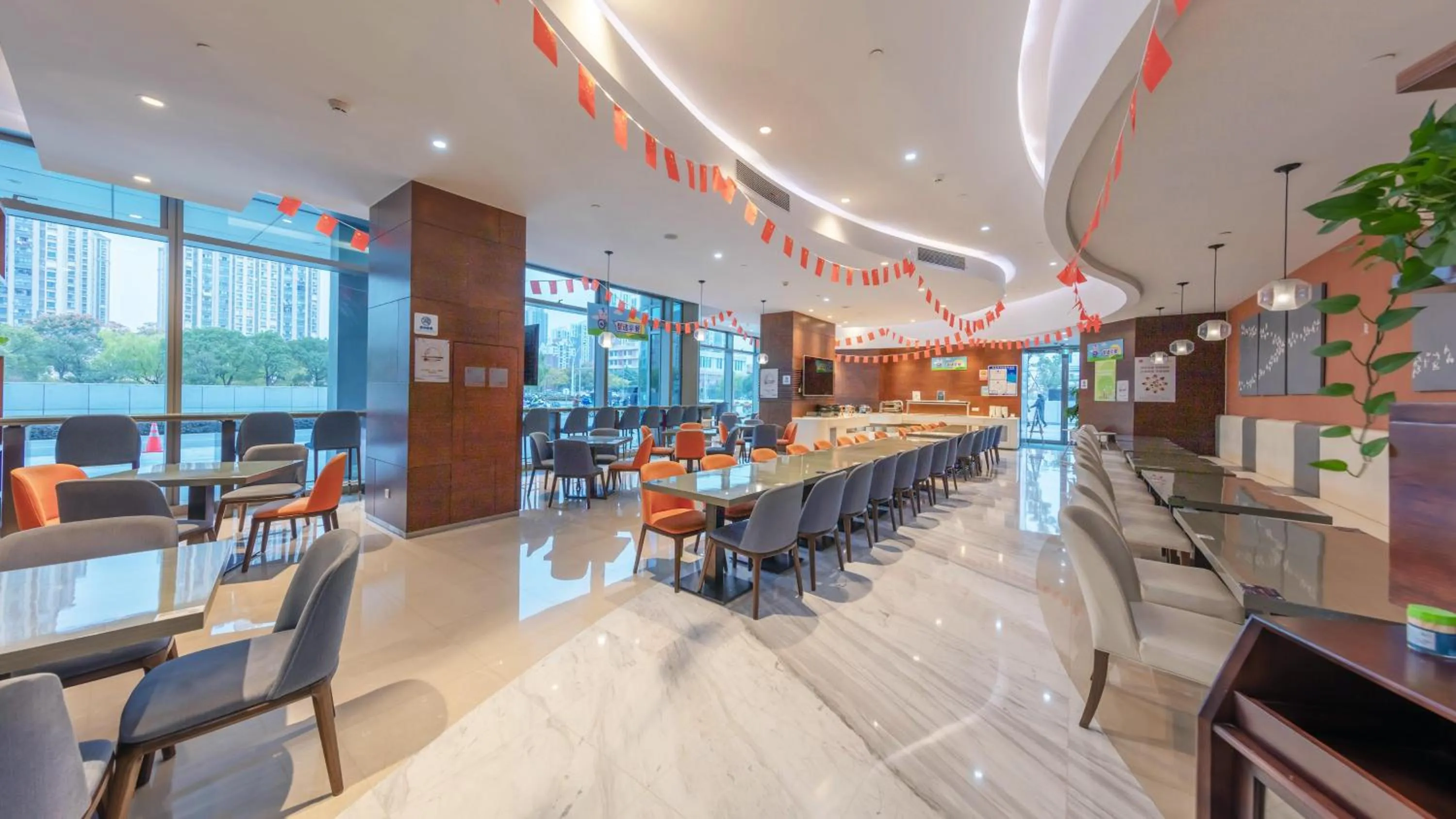 Restaurant/places to eat in Holiday Inn Express - Suzhou Industrial Park by IHG