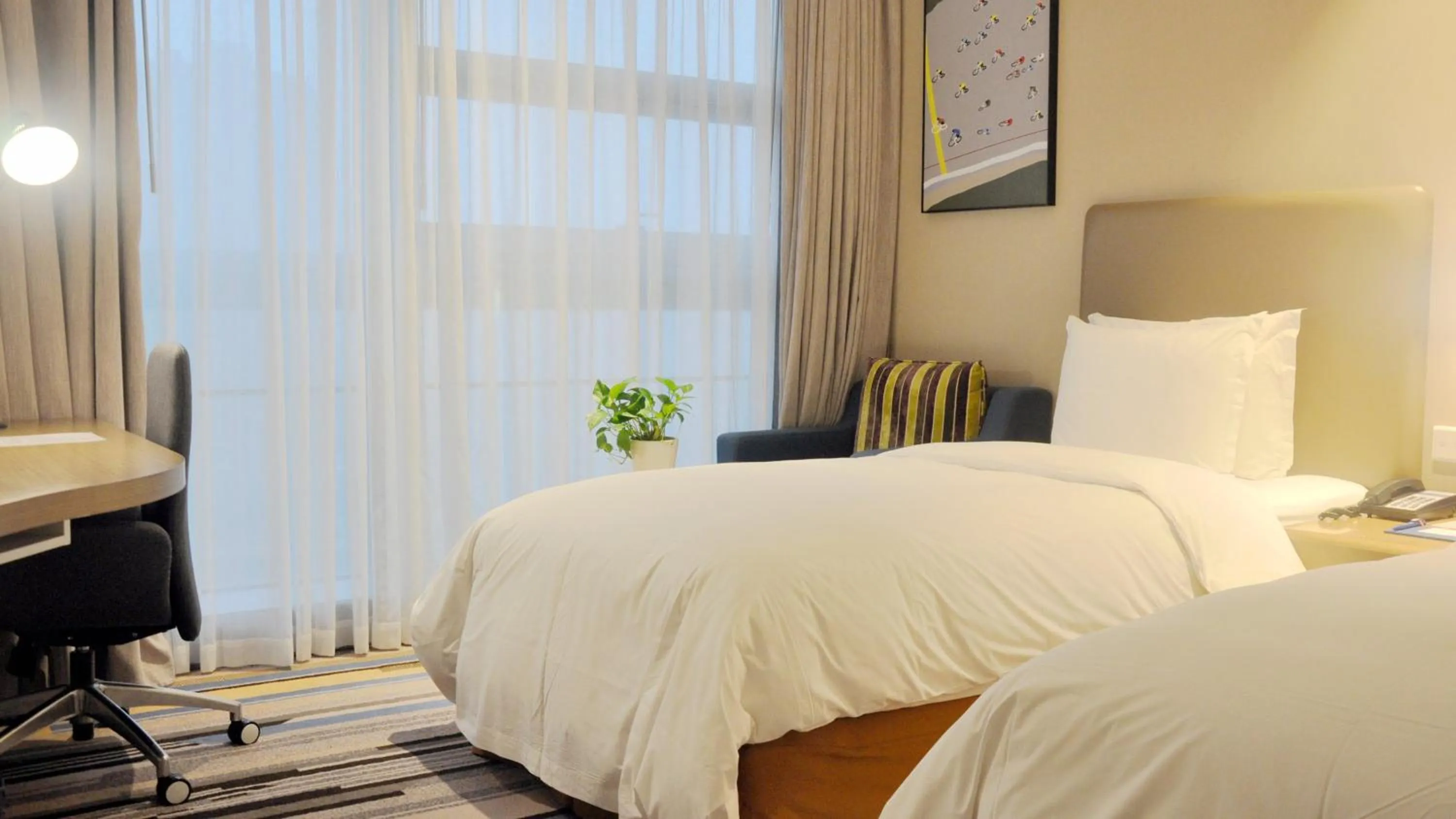 Photo of the whole room, Bed in Holiday Inn Express - Suzhou Industrial Park by IHG