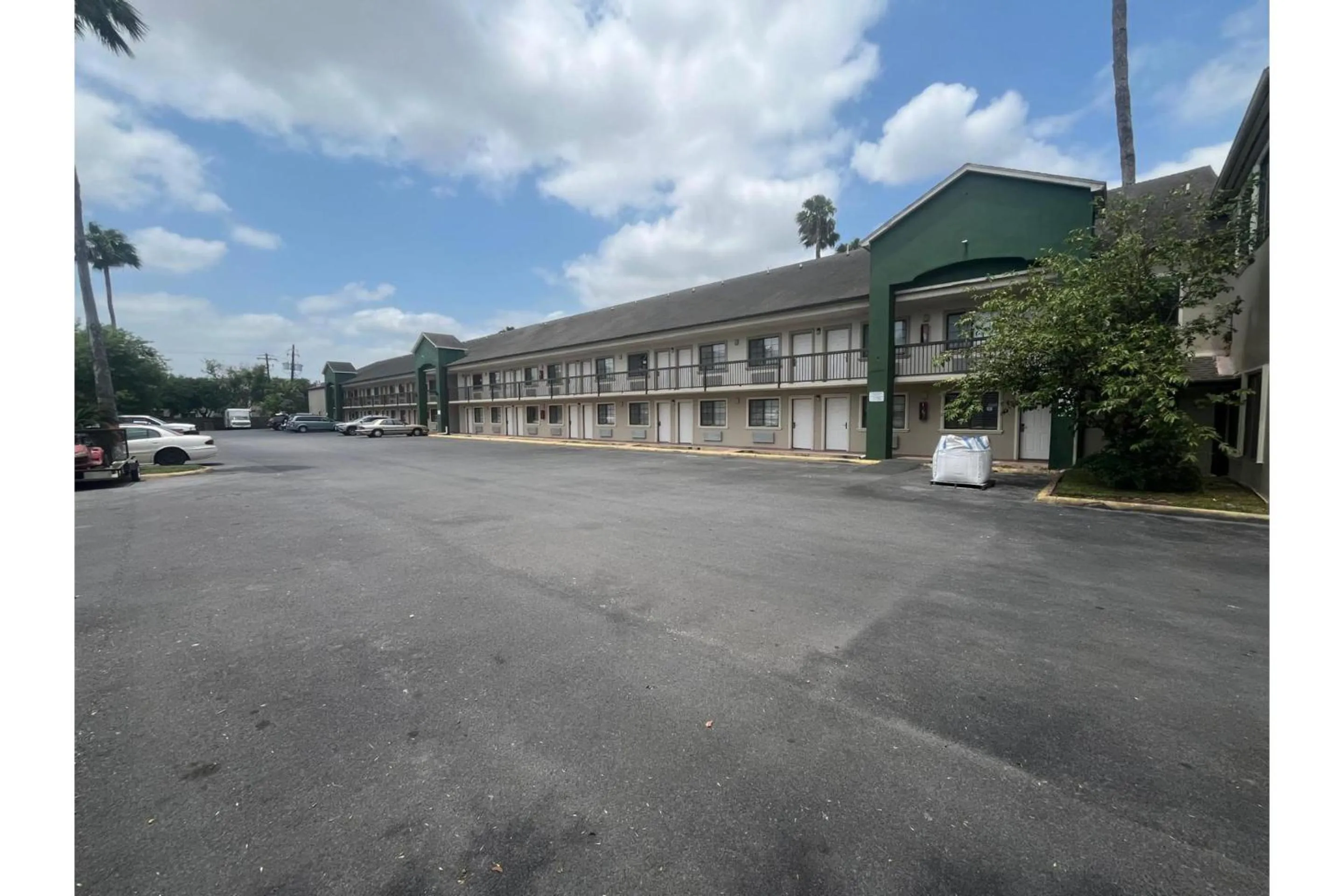 Facade/entrance in La Posada Inn By OYO Brownsville