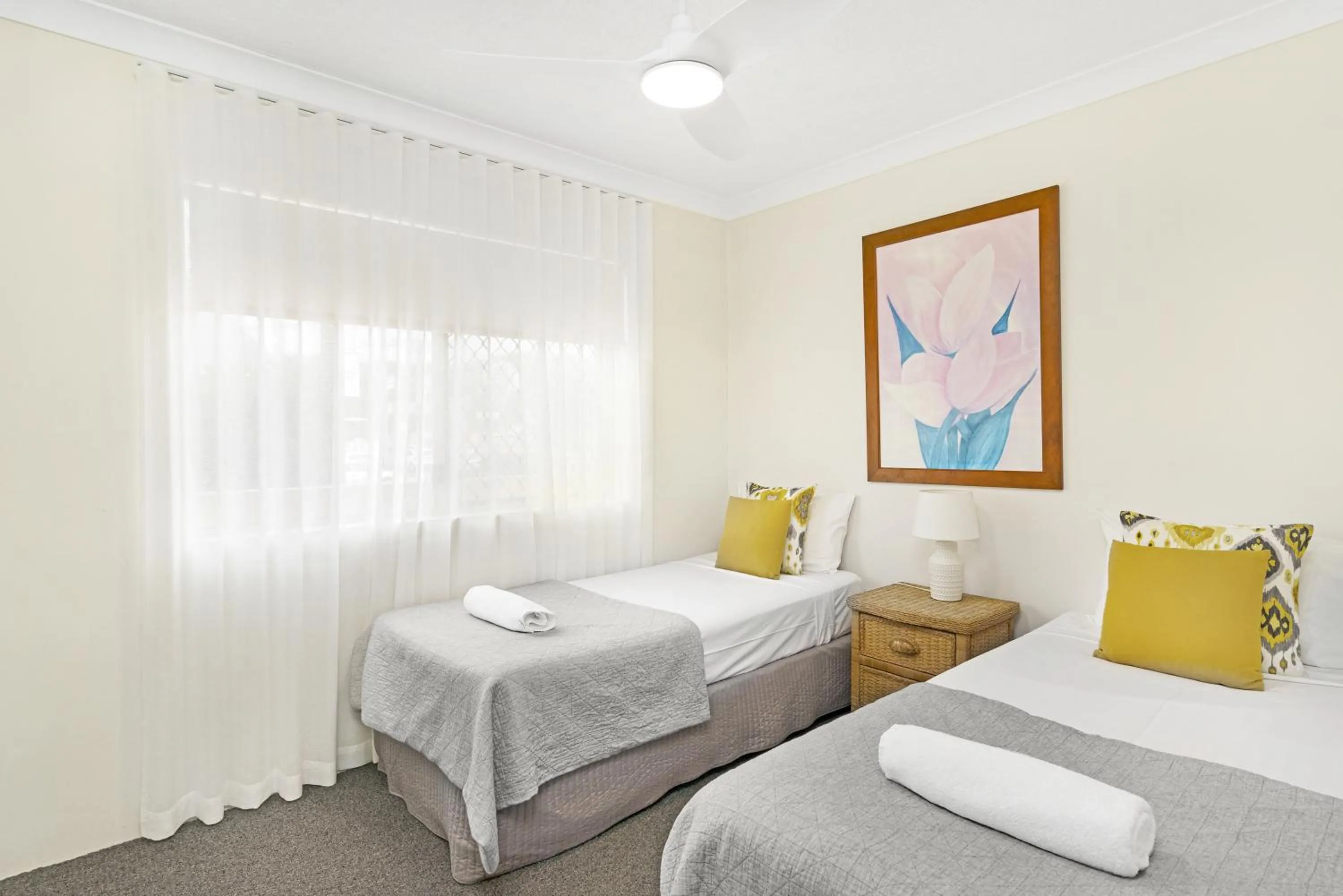 Bedroom, Bed in Oceanside Cove