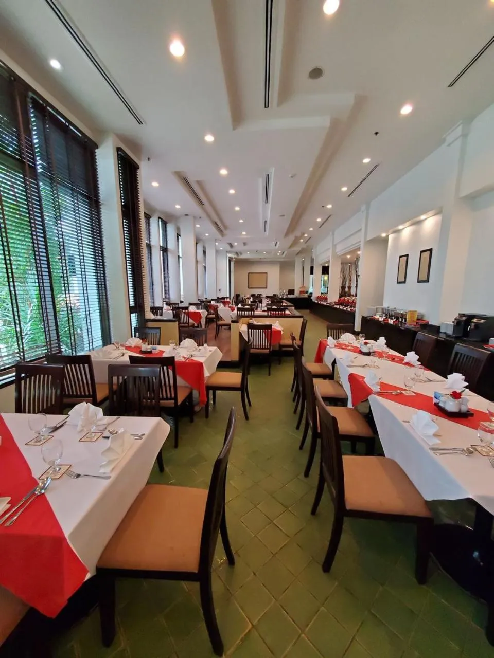 Restaurant/places to eat in Tara Angkor Hotel