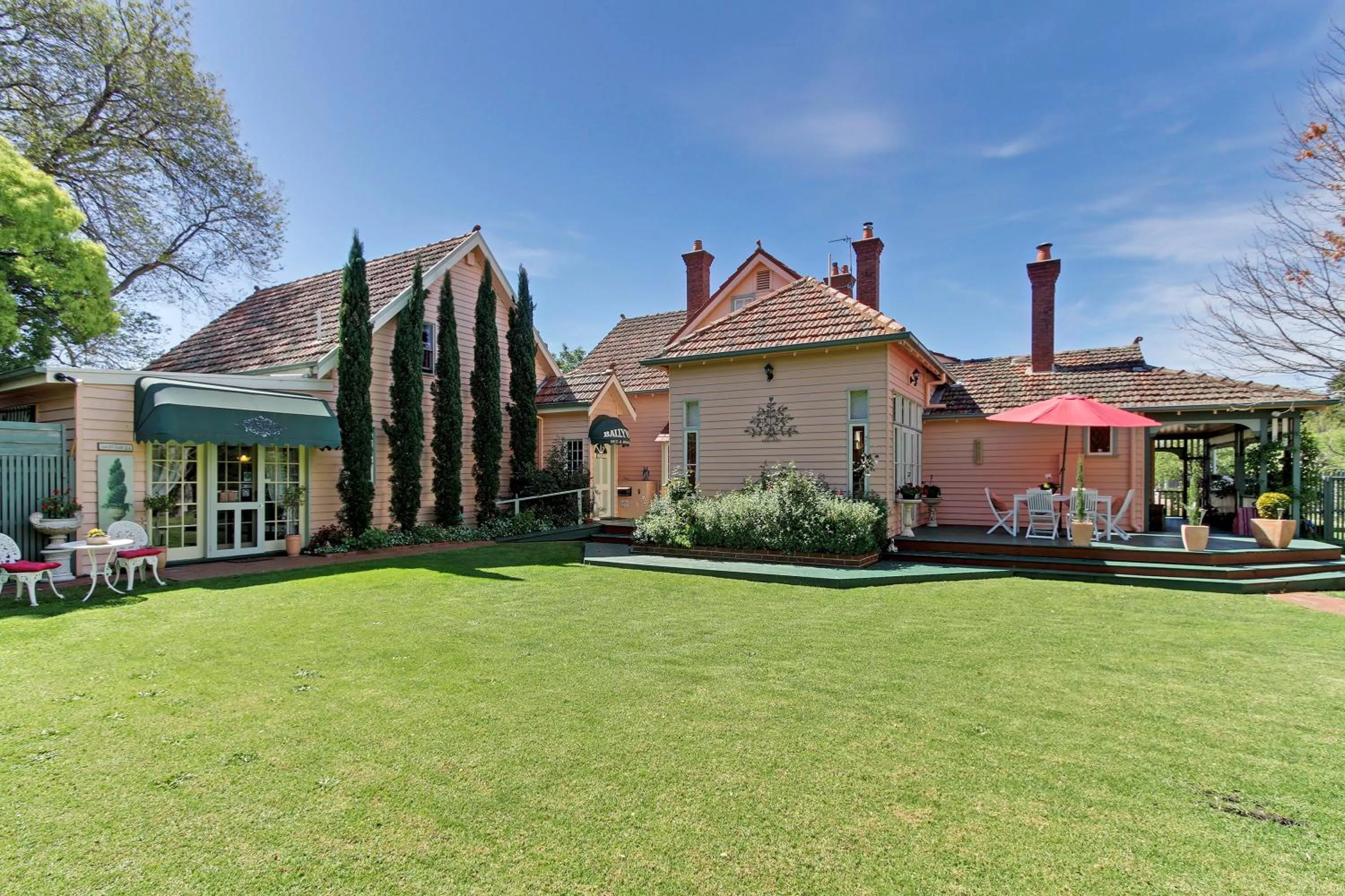 Garden in Dalfruin B&B