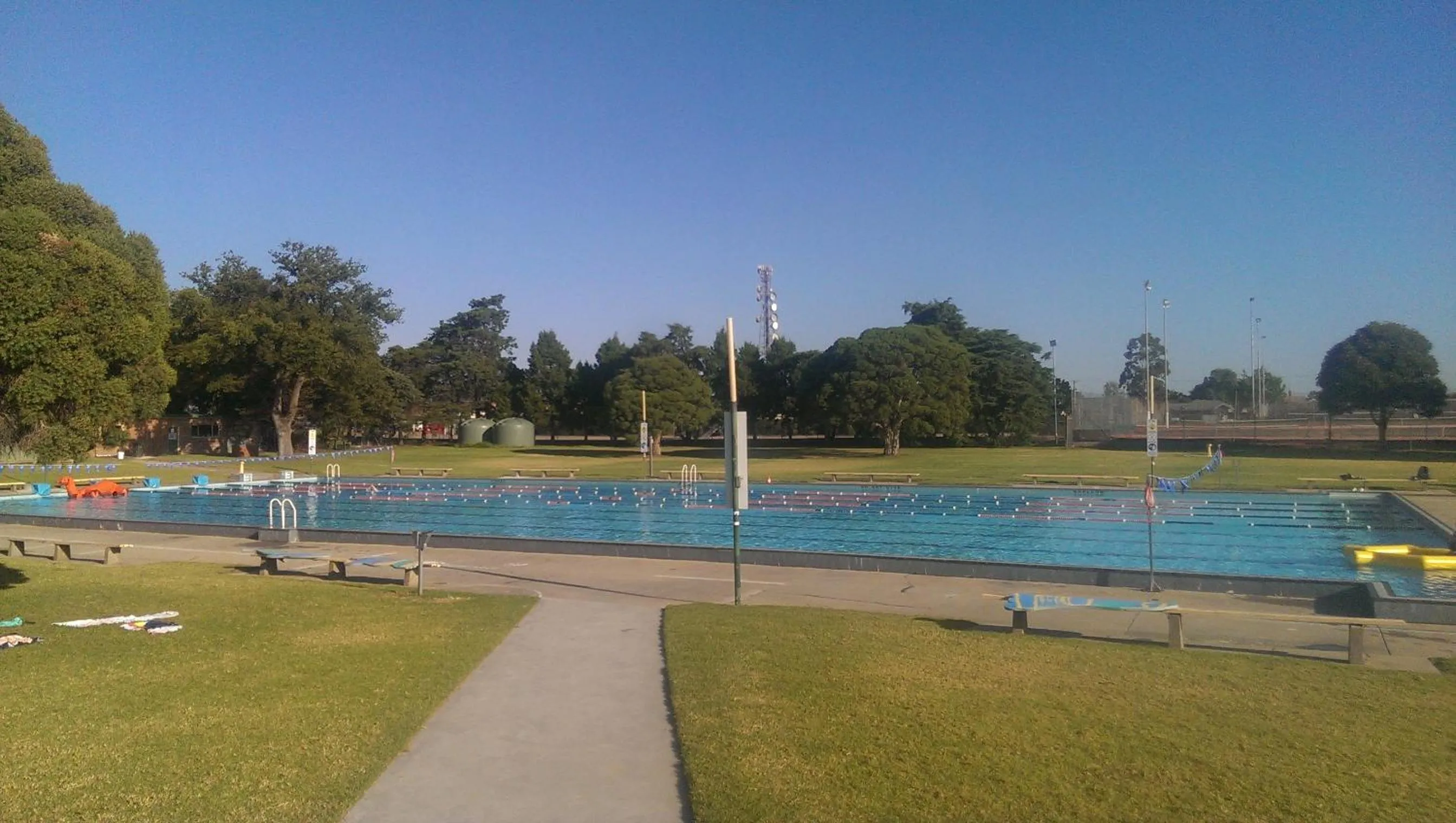 Pool view in Dalfruin B&B