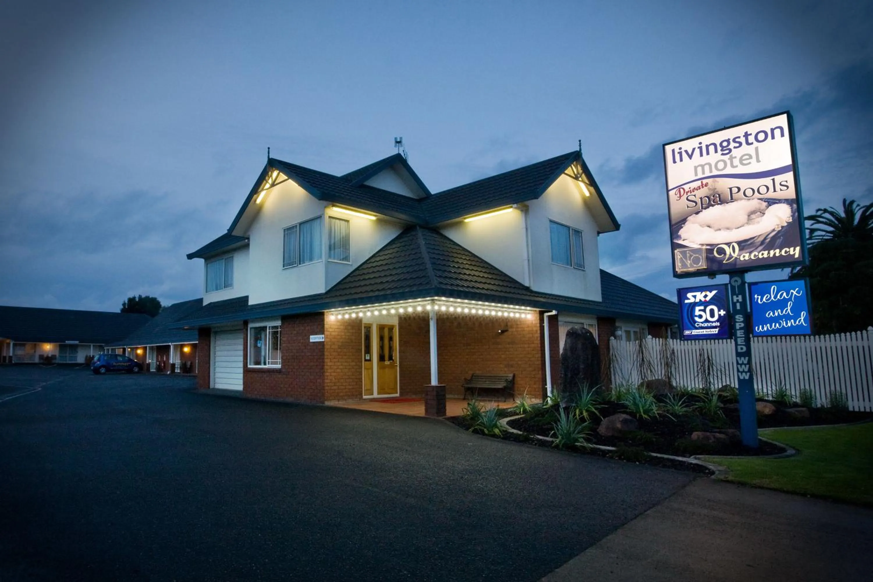 Facade/entrance in Livingston Motel