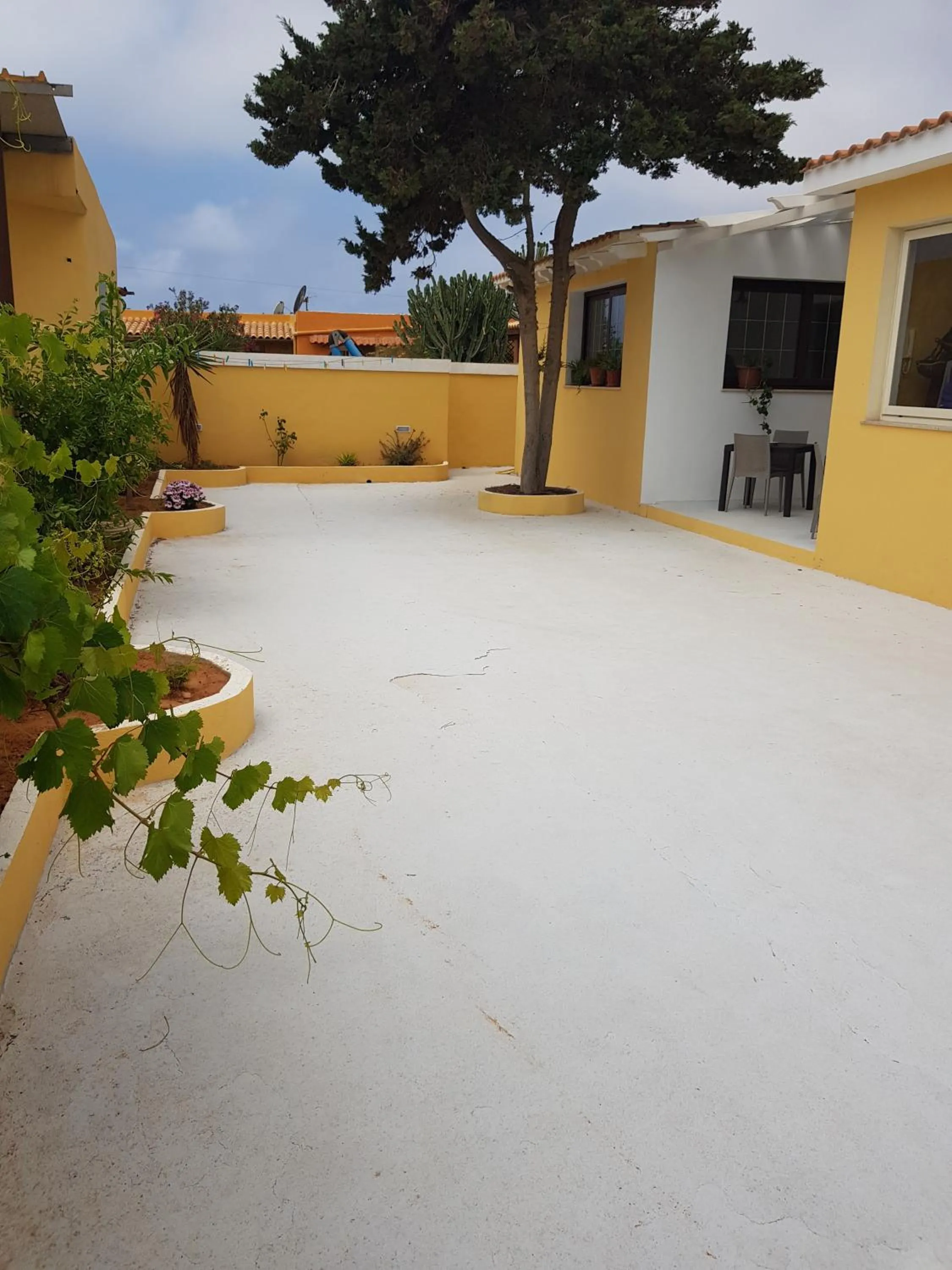 Facade/entrance in Villa Mattia