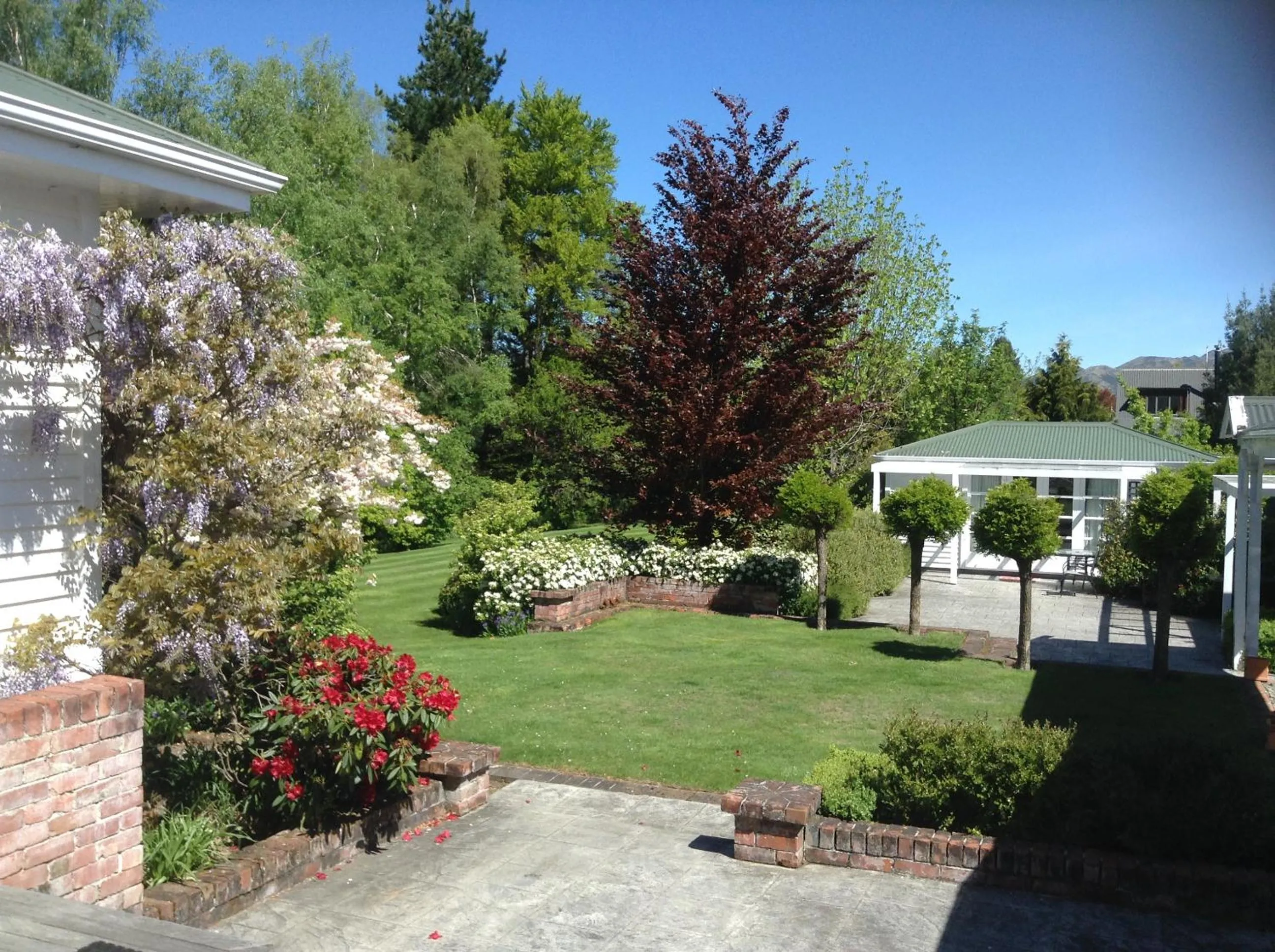 Garden view in Cheltenham House