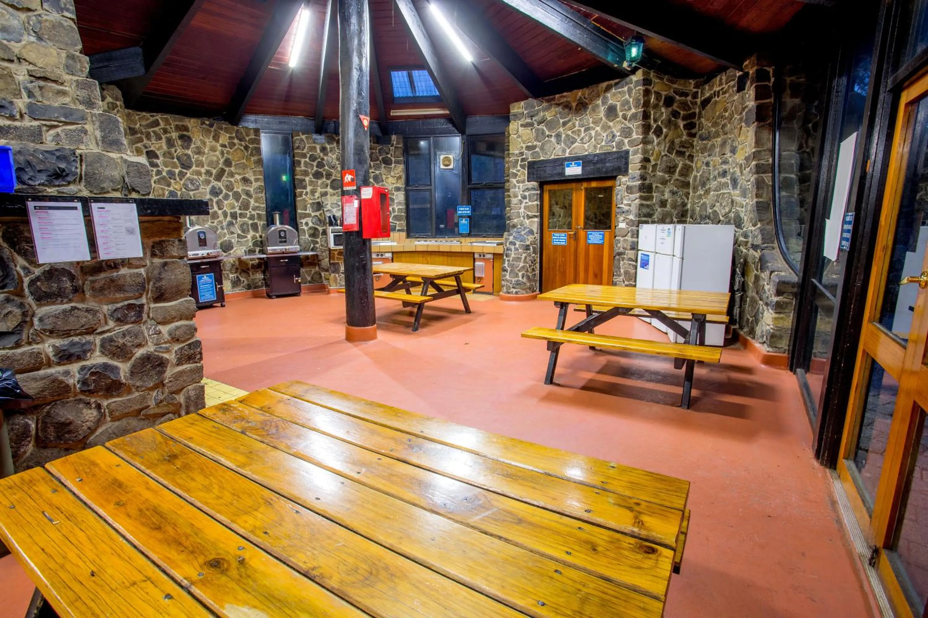 Communal kitchen in Discovery Parks - Cradle Mountain