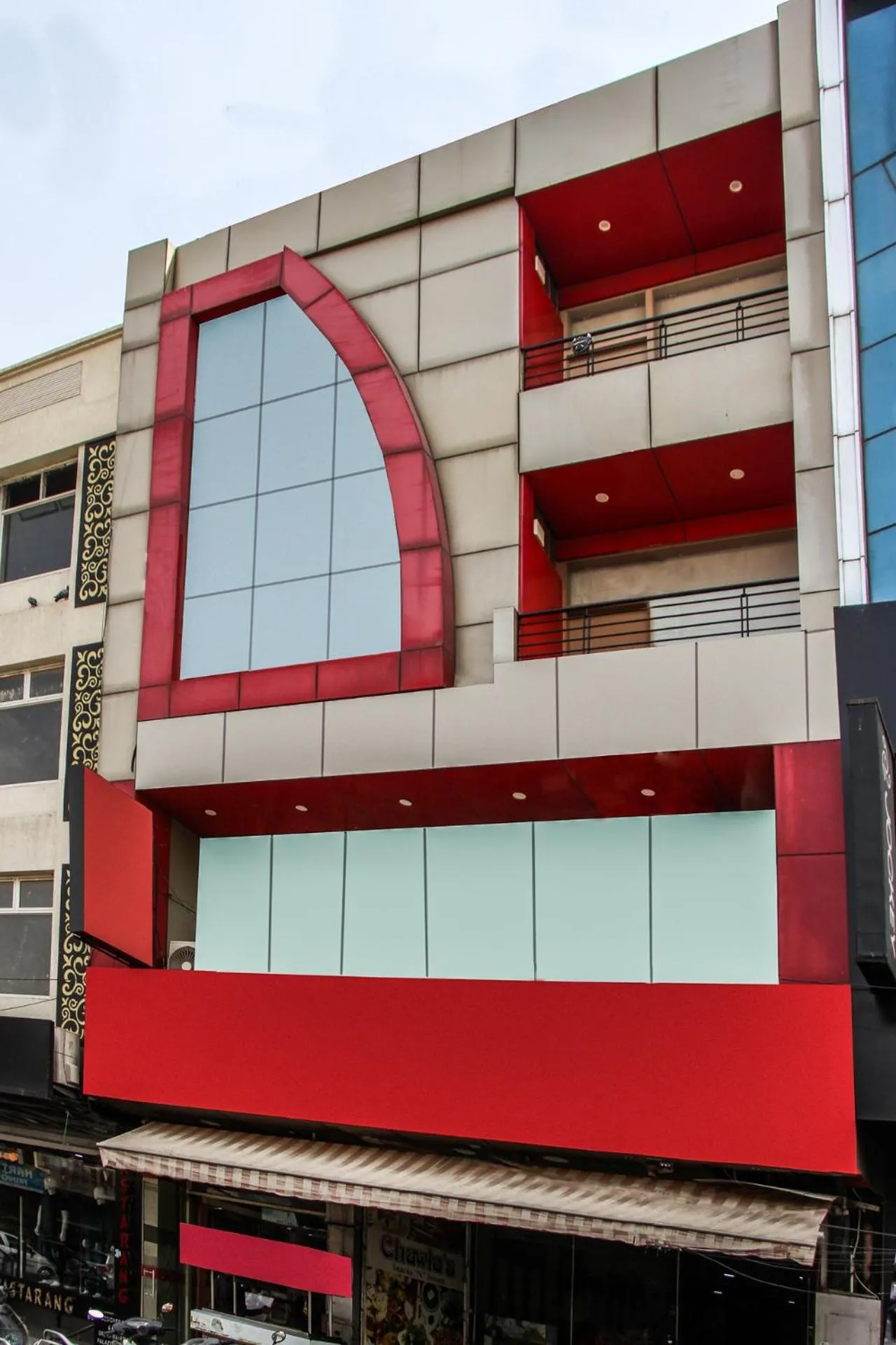 Facade/entrance in Collection O Chawla