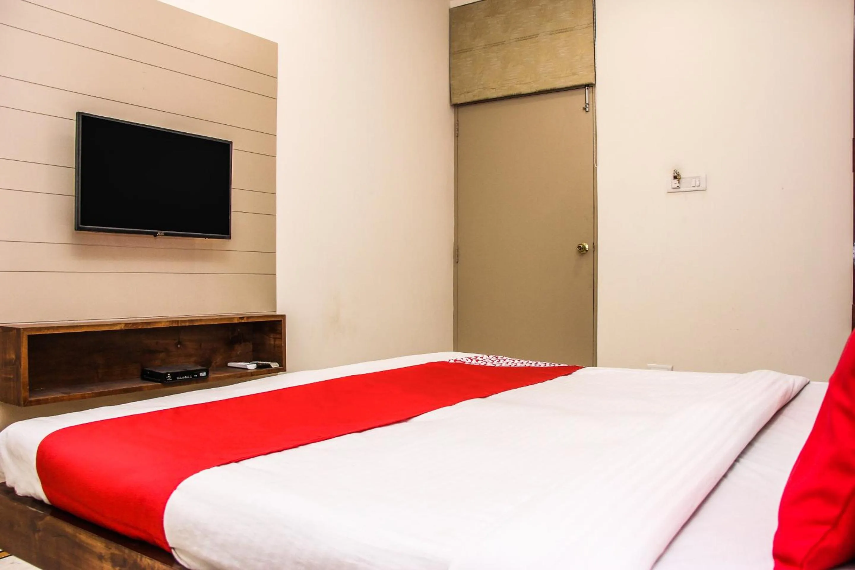 Bedroom, Bed in Collection O Chawla