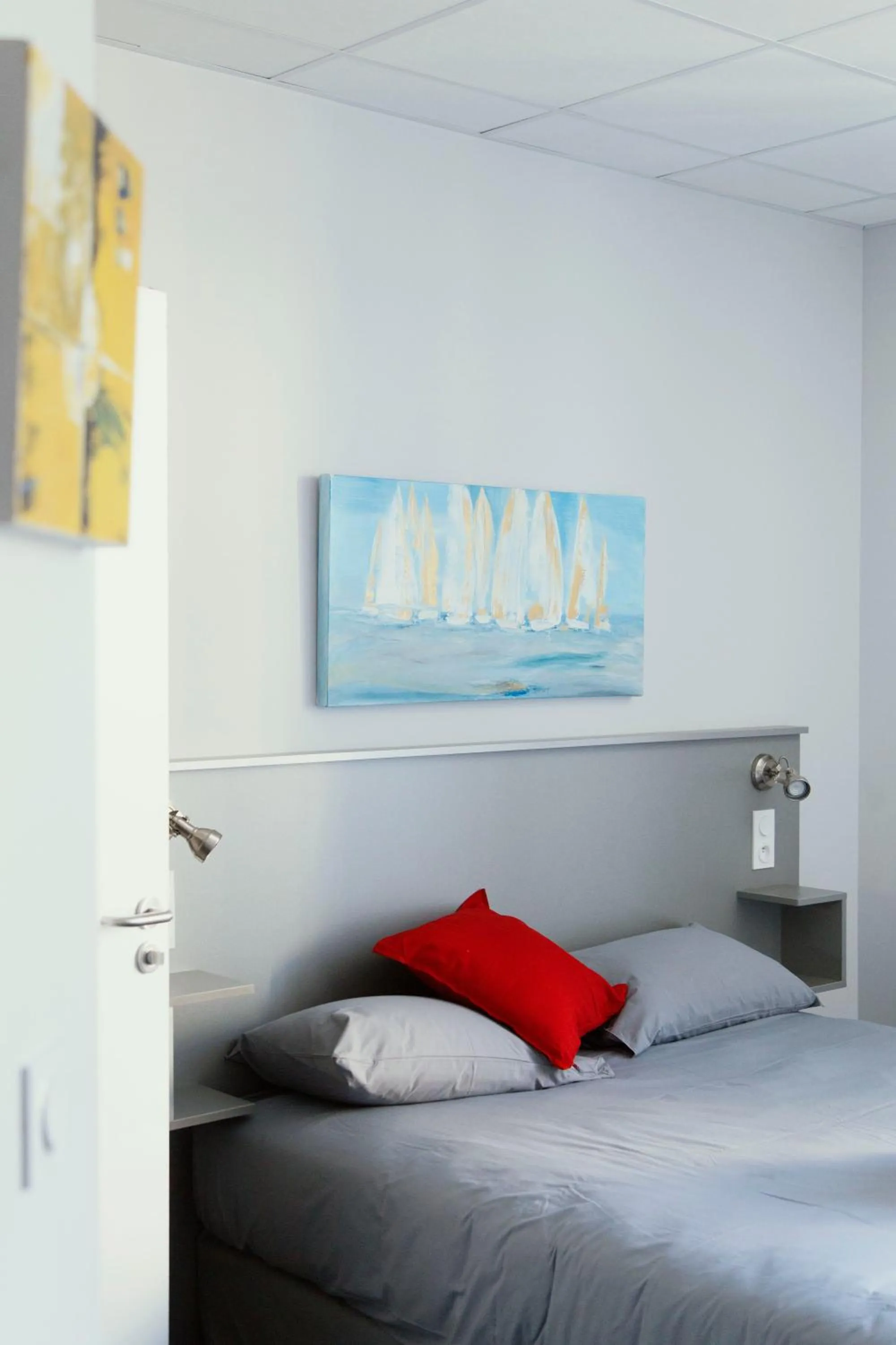 Photo of the whole room, Bed in SmartAppart Saint Nazaire