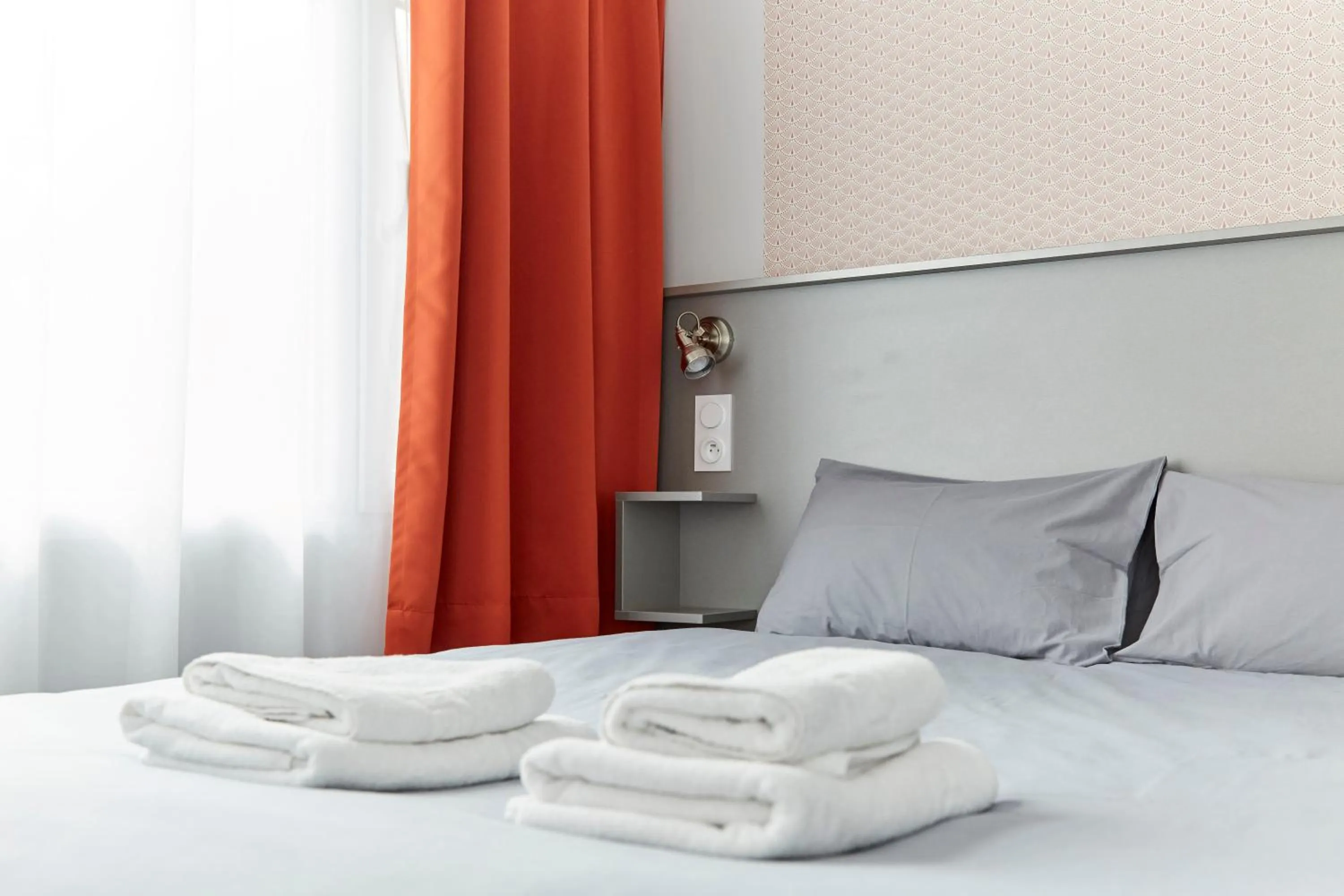 Bedroom, Bed in SmartAppart Saint Nazaire