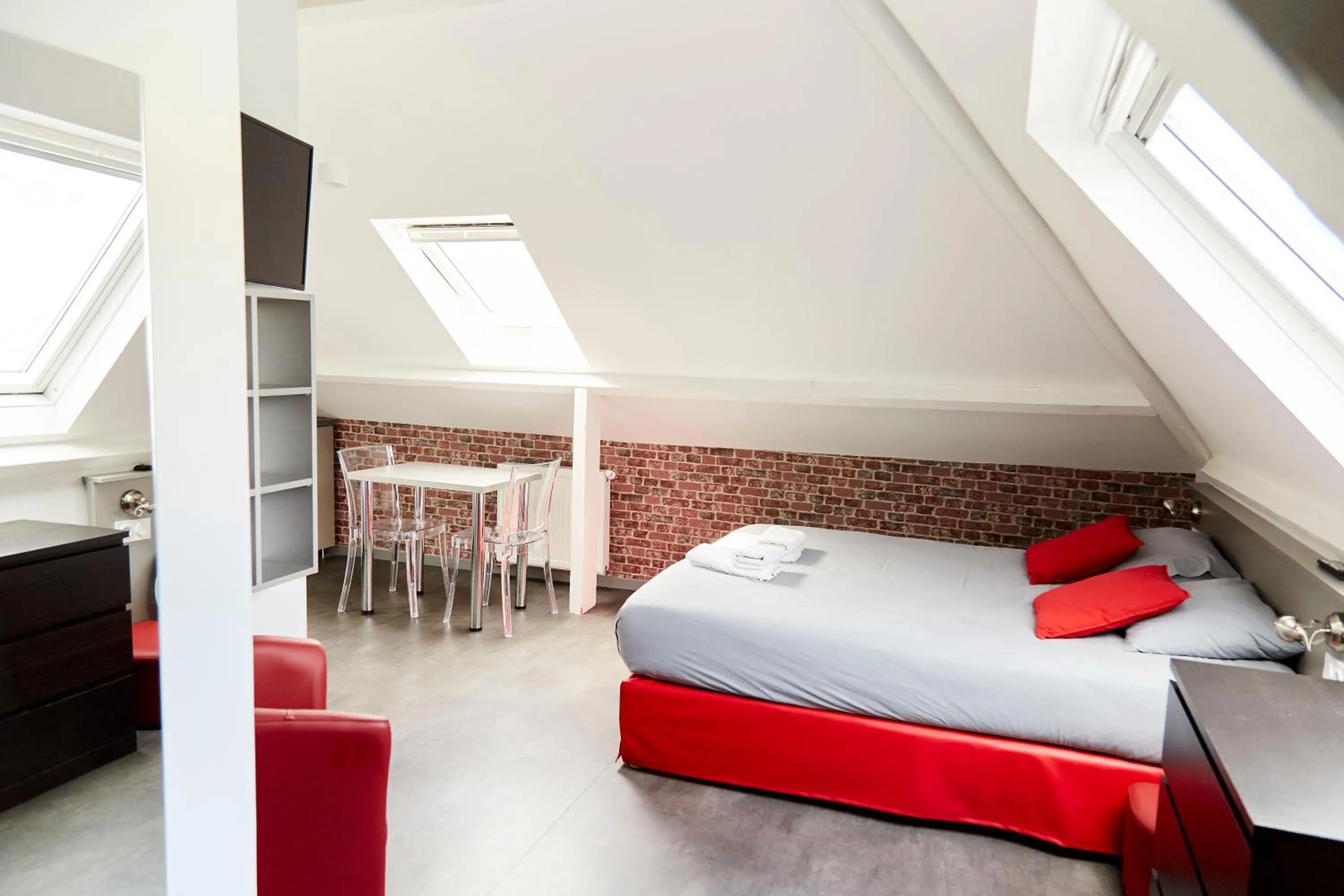 Photo of the whole room, Bed in SmartAppart Saint Nazaire