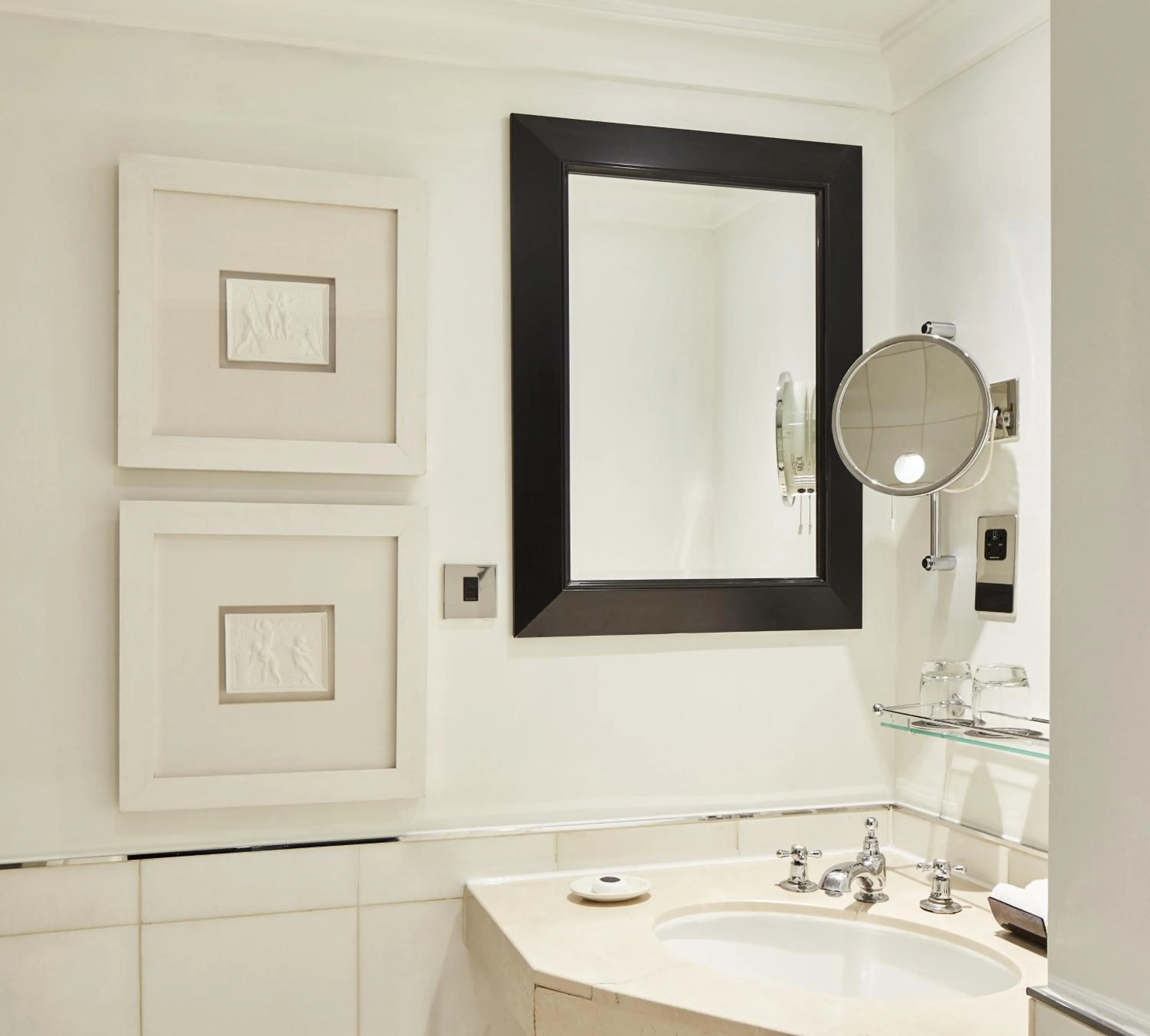 Bathroom in The Dilly