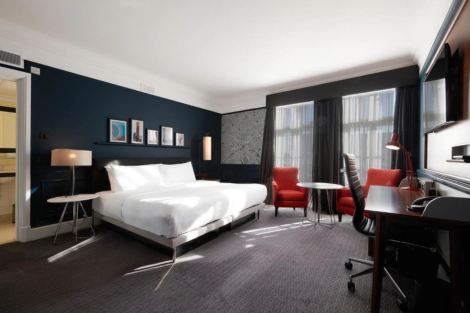 Bedroom, Bed in The Dilly