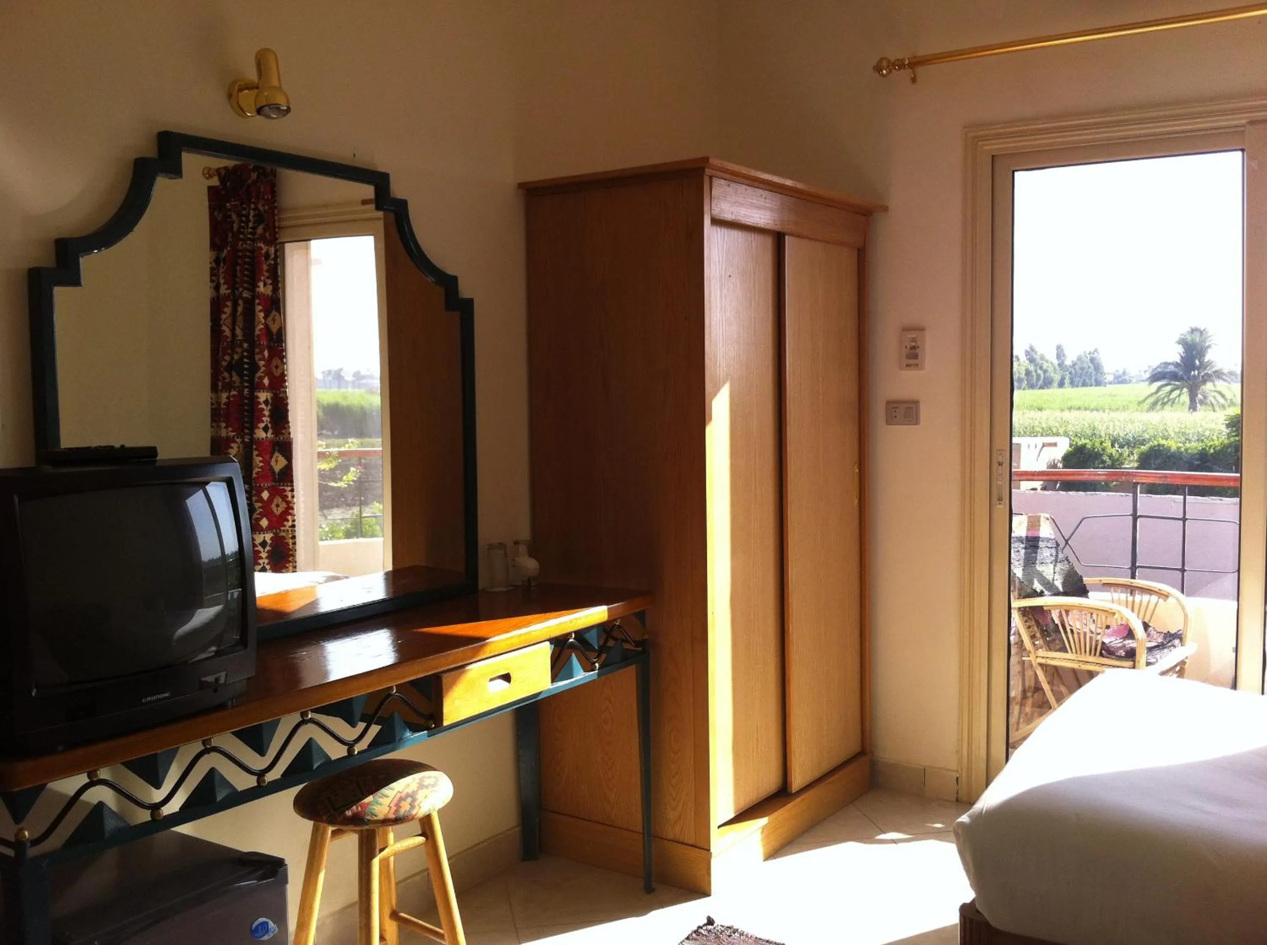 Bedroom, Bed in New Memnon Hotel