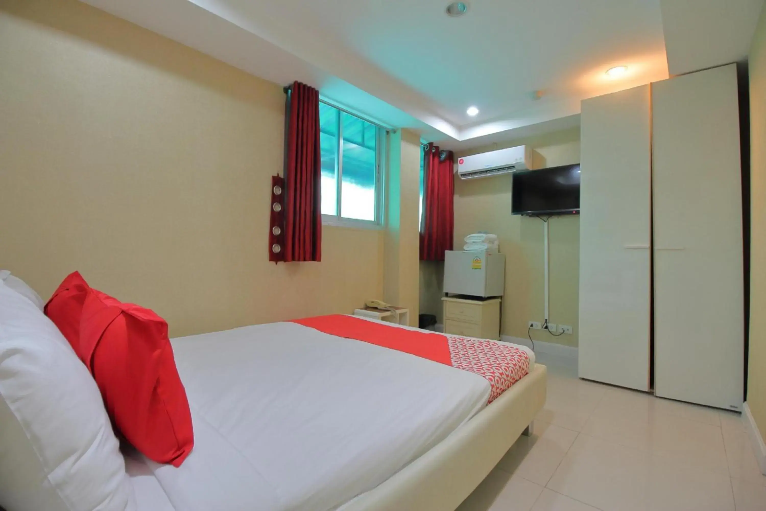 Standard Double Room in Diamond Residence Silom Standard Double Room in Diamond Residence Silom