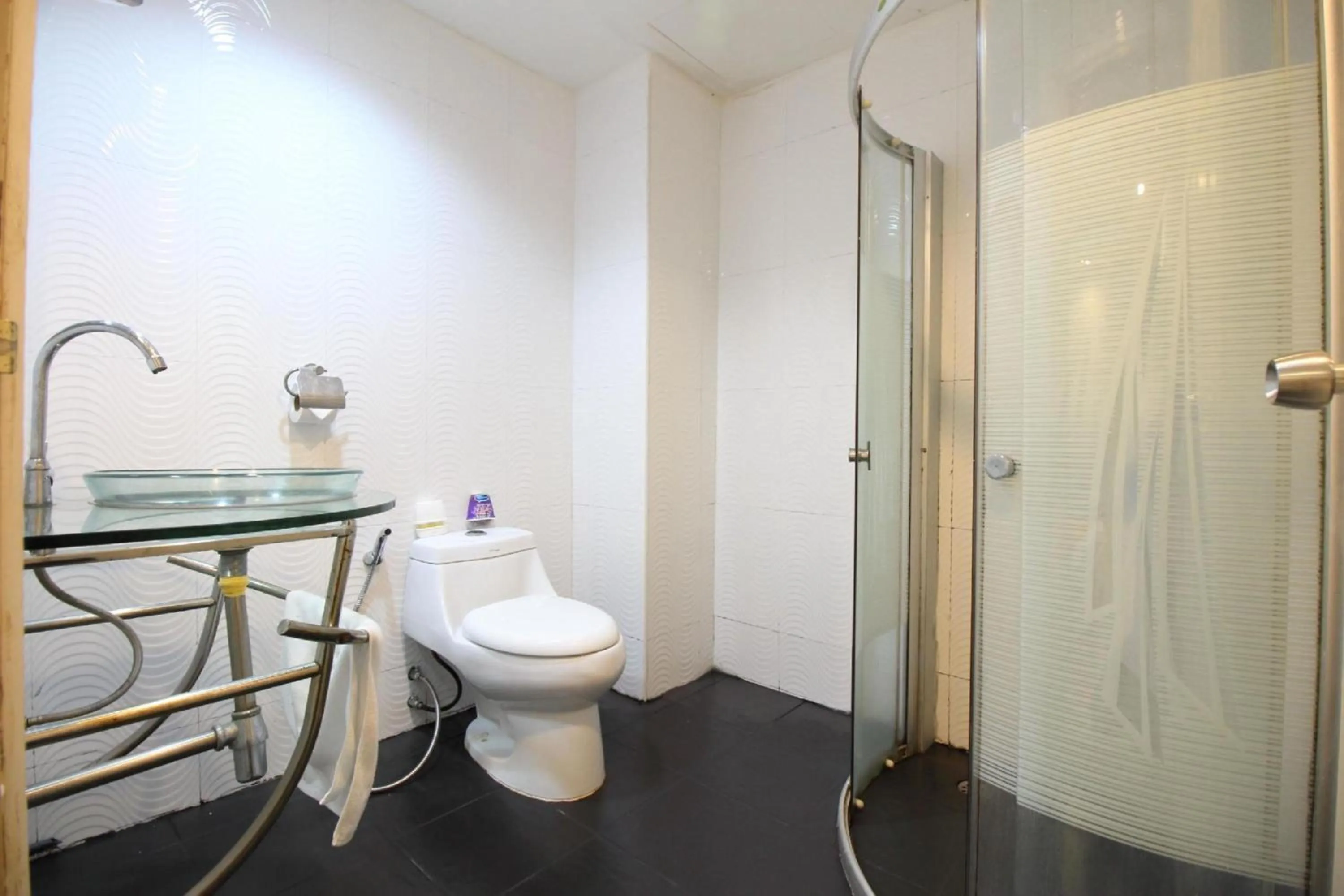 Bathroom in Diamond Residence Silom