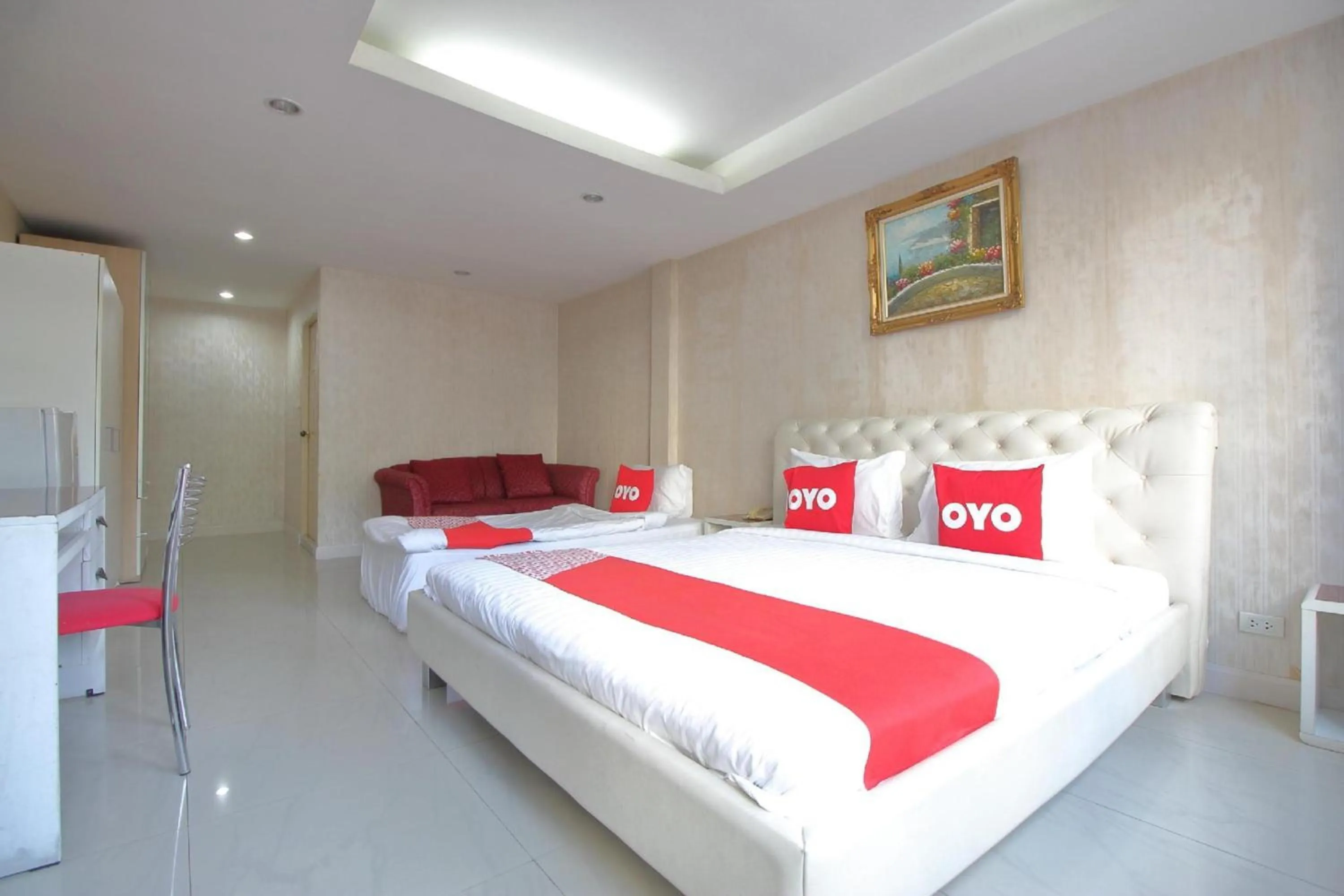 Bedroom, Bed in Diamond Residence Silom