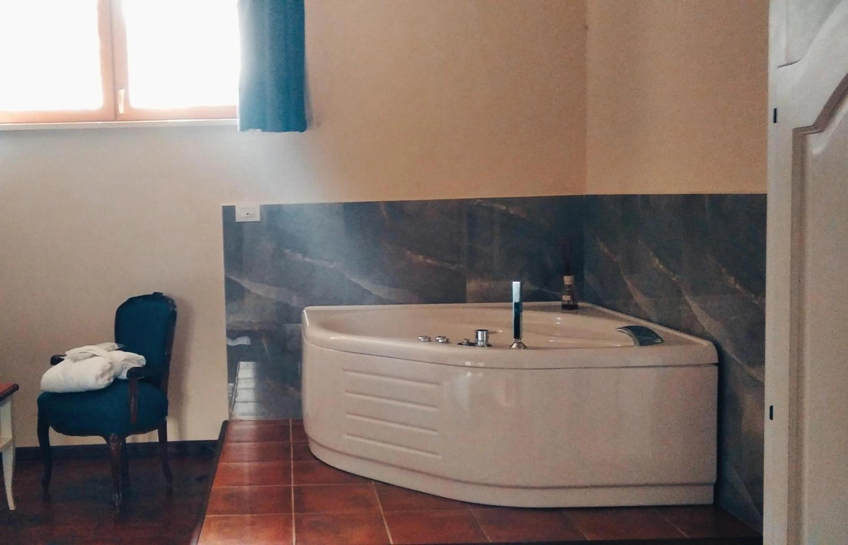 Hot Tub in L'Orto sul Poggio