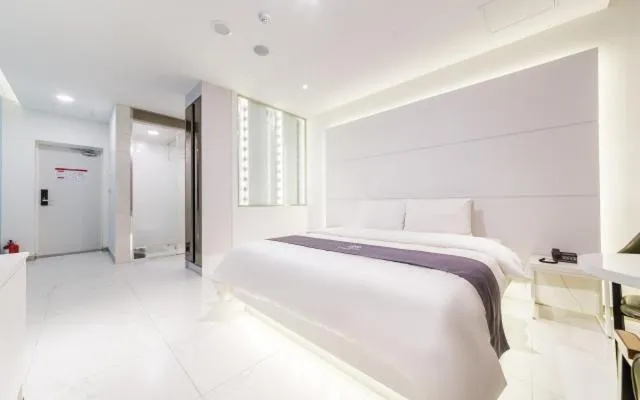 Bed in Rosabell Hotel