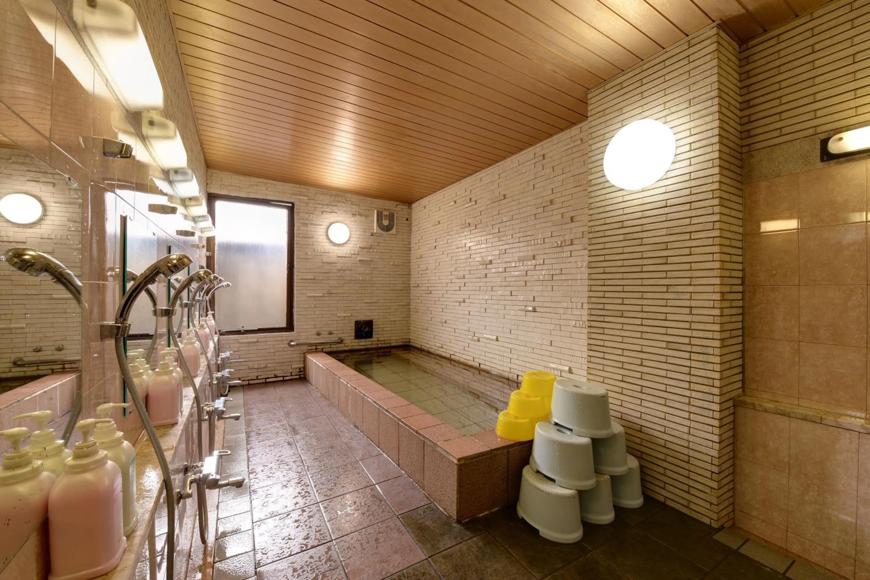 Public Bath in Hotel Oumiya