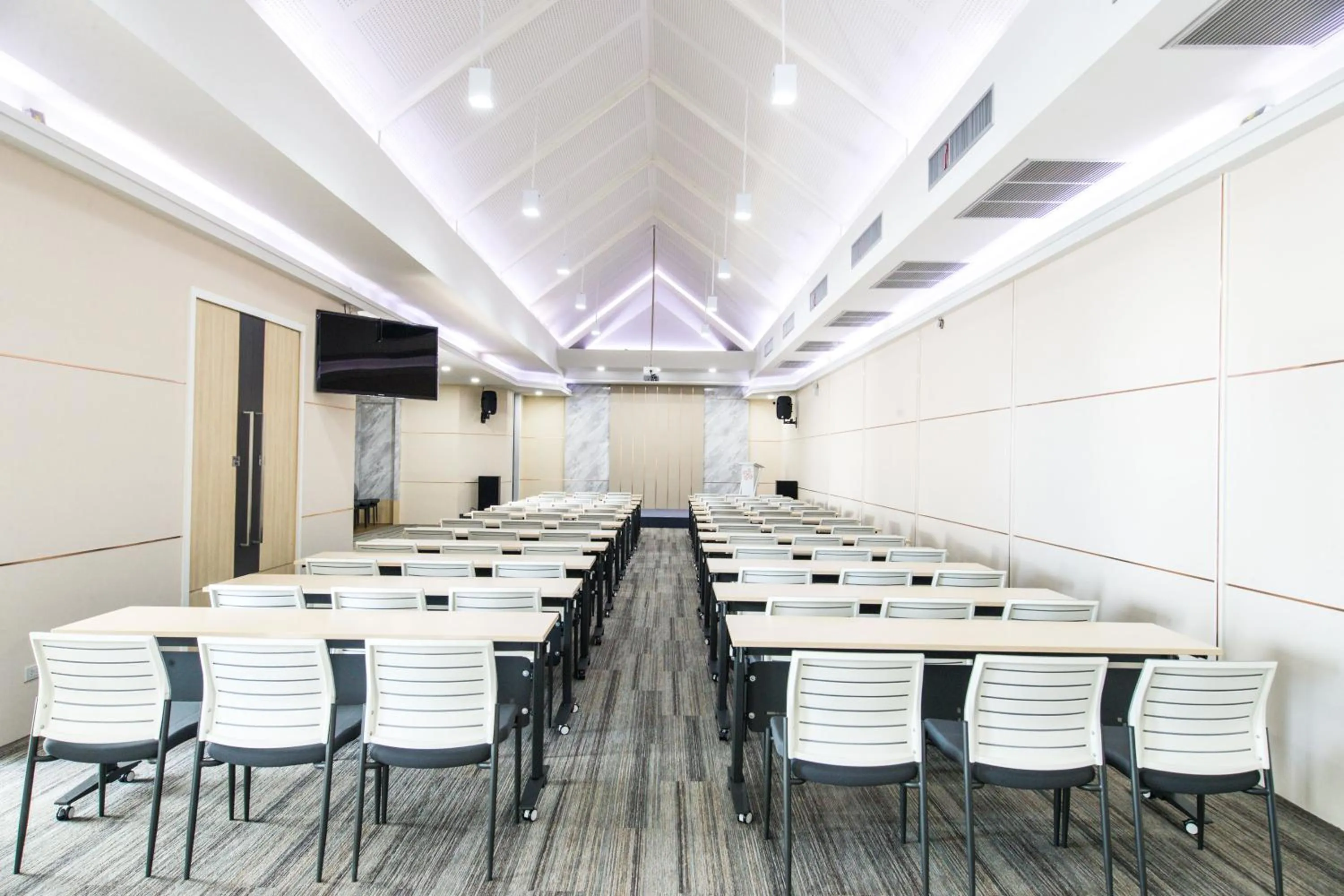 Meeting/conference room in Phavina Grand Boutique