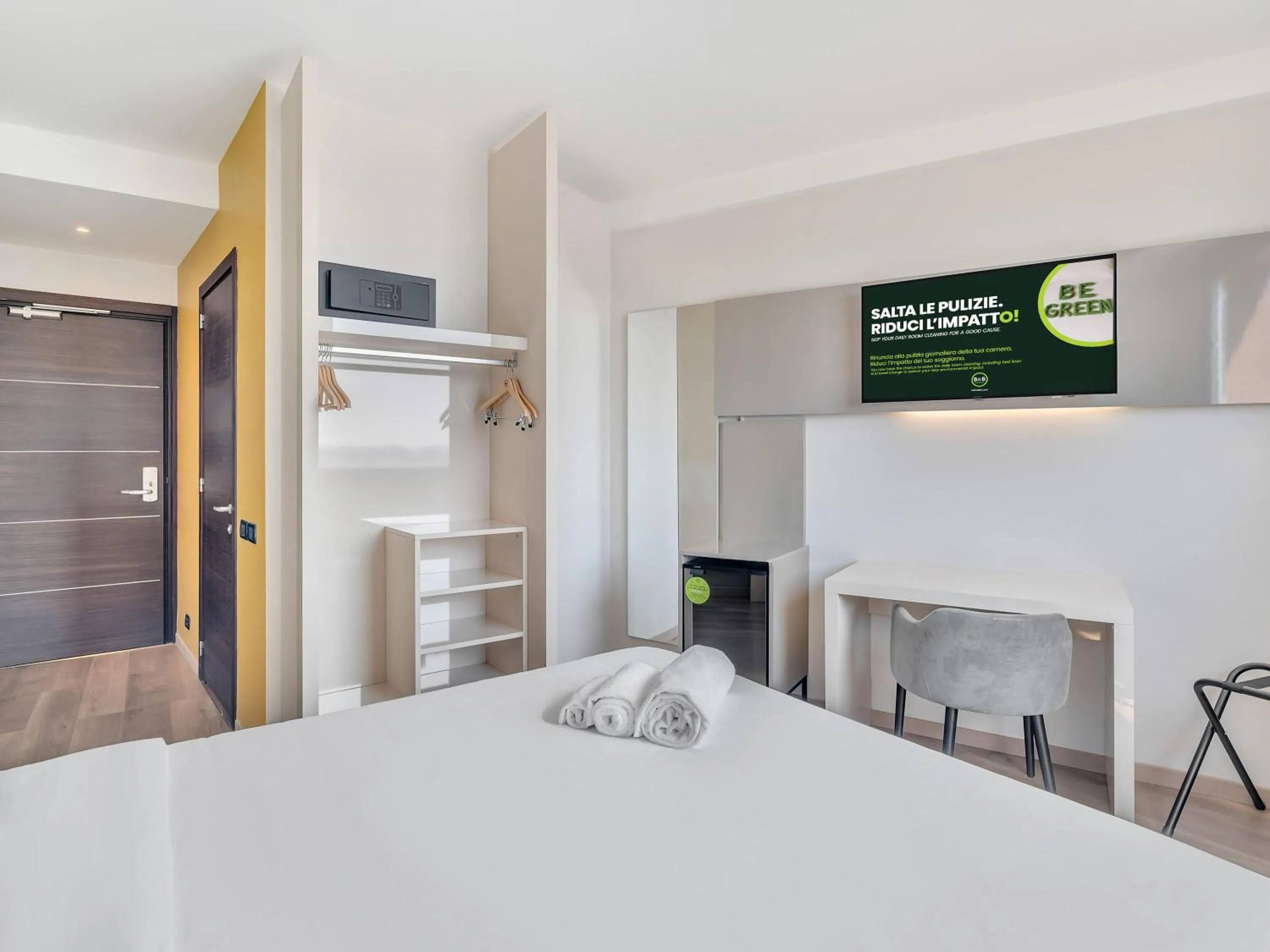 Photo of the whole room, Bed in B&B HOTEL Torino Orbassano