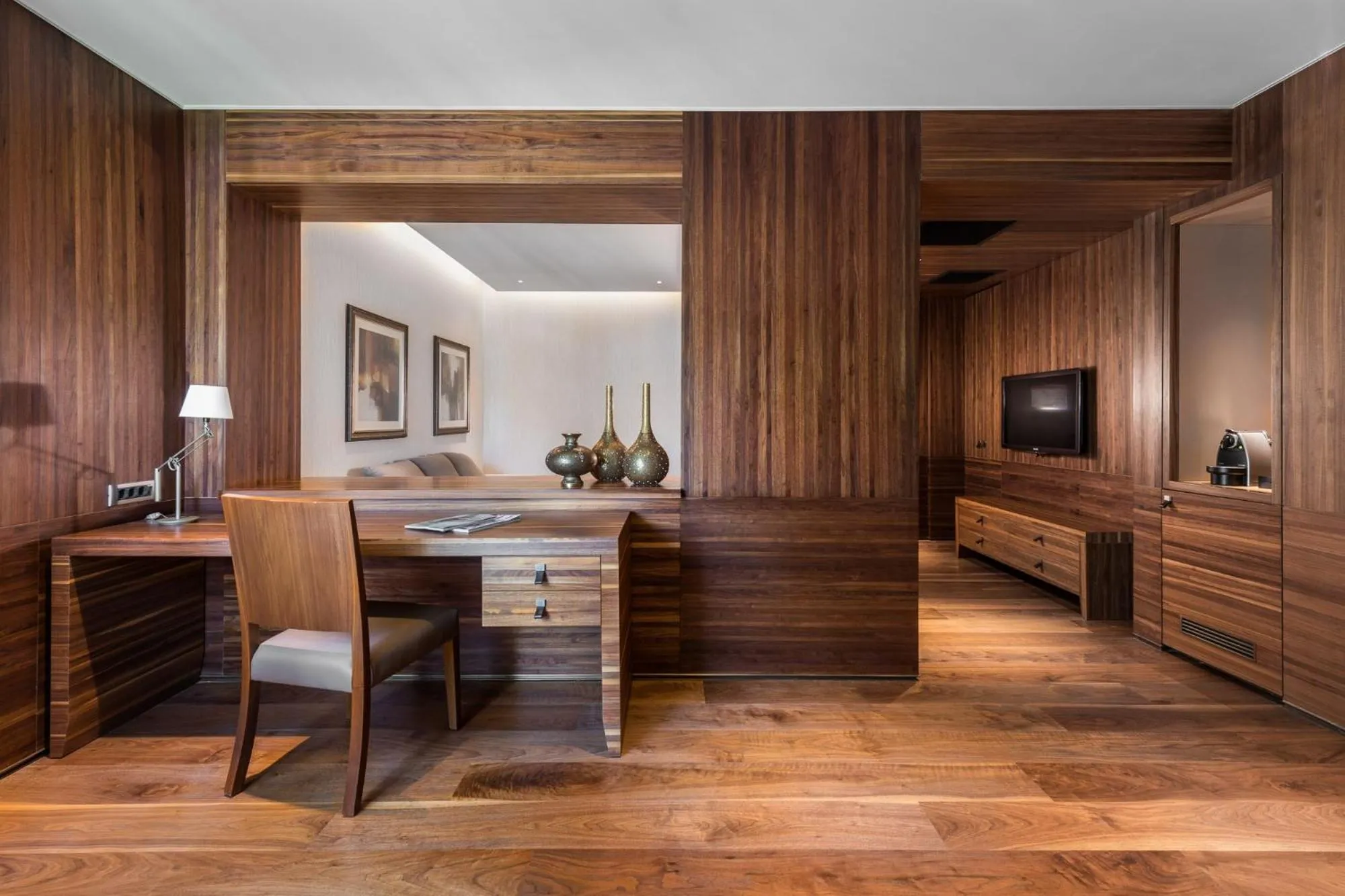 Living room, Bed in D Maris Bay