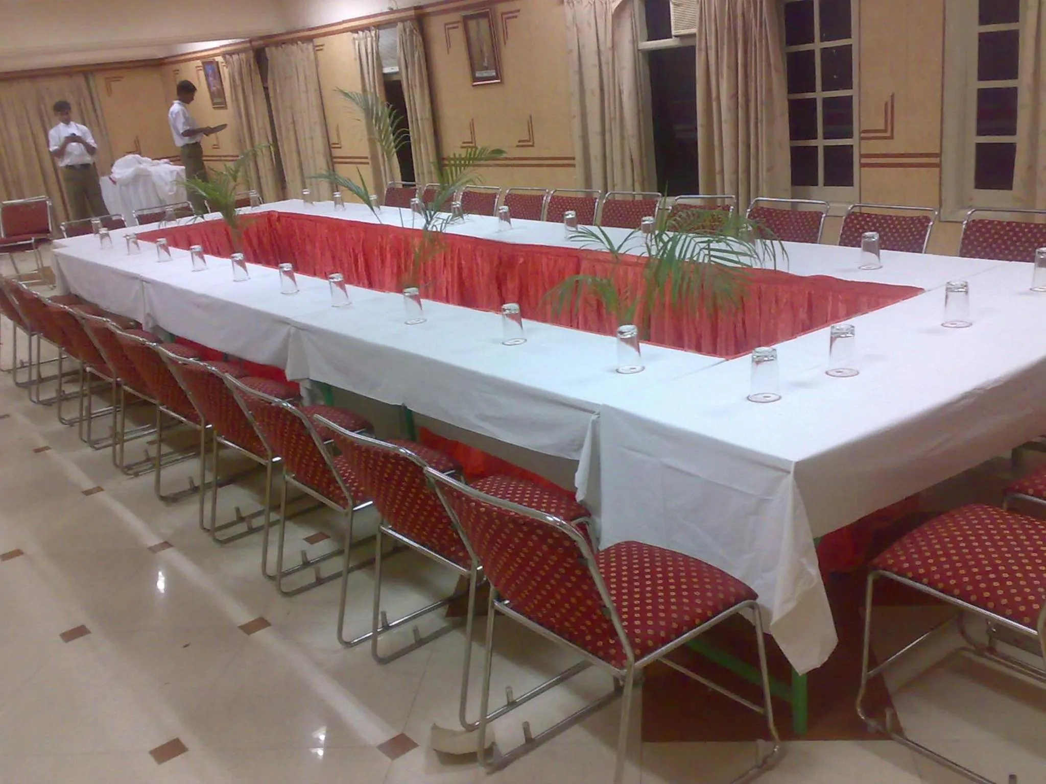 Restaurant/places to eat in Rajputana Palace