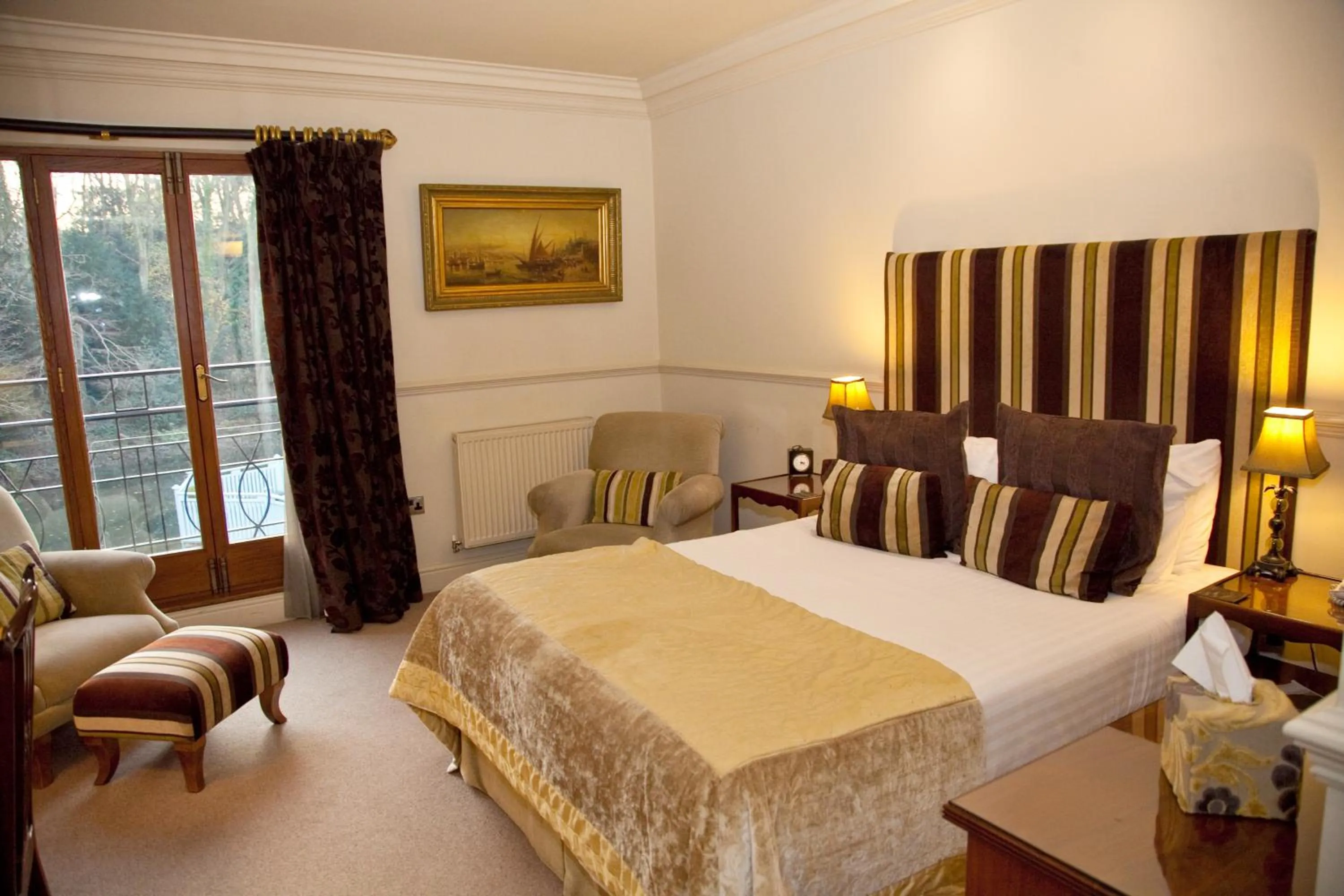 Bedroom, Bed in Whitley Hall Hotel