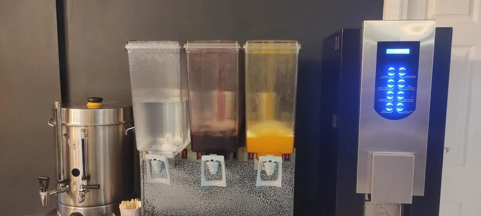 Restaurant/places to eat in VERSİON HOTEL