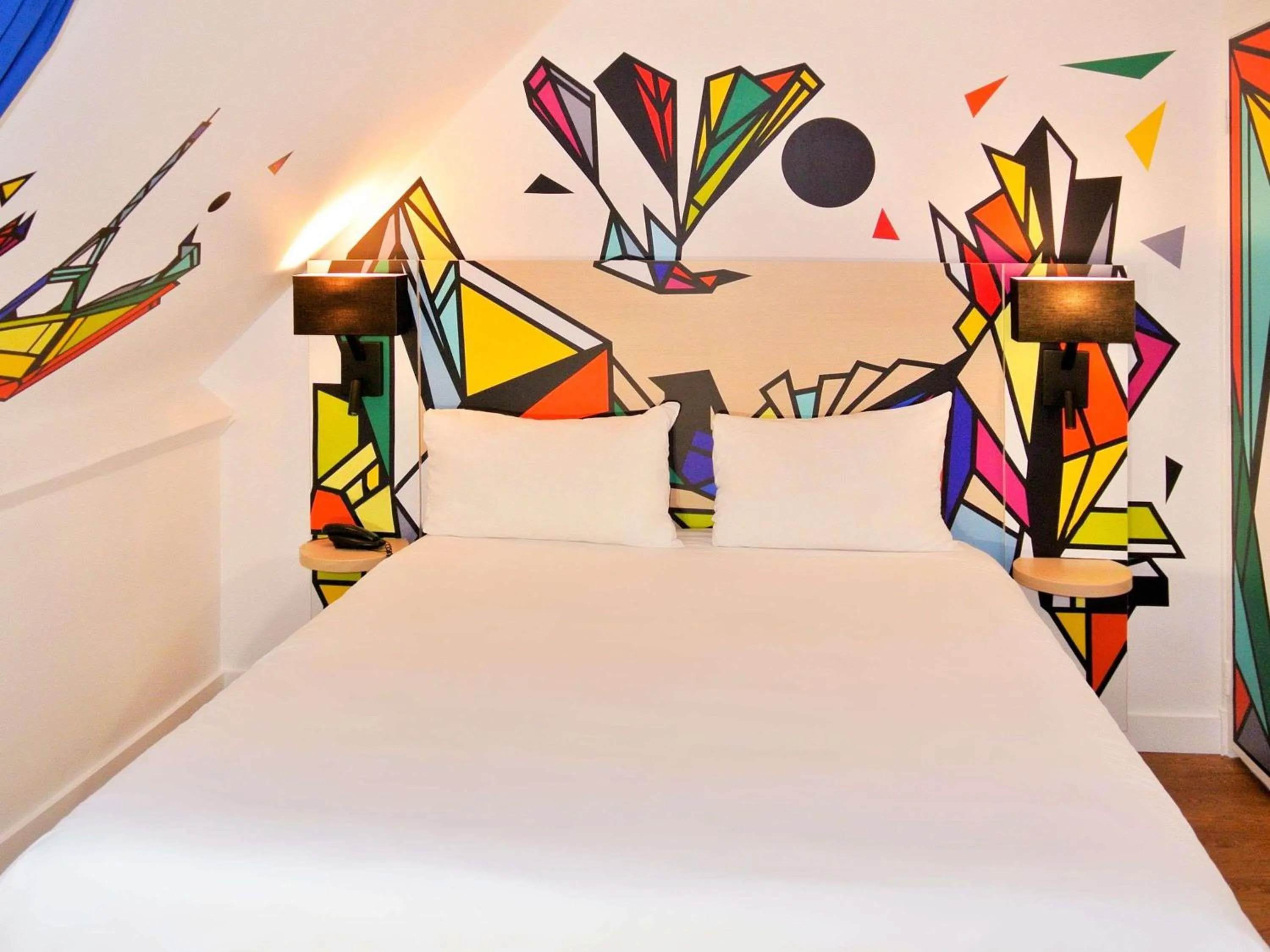 Bedroom, Bed in ibis Styles Paris Maine Montparnasse