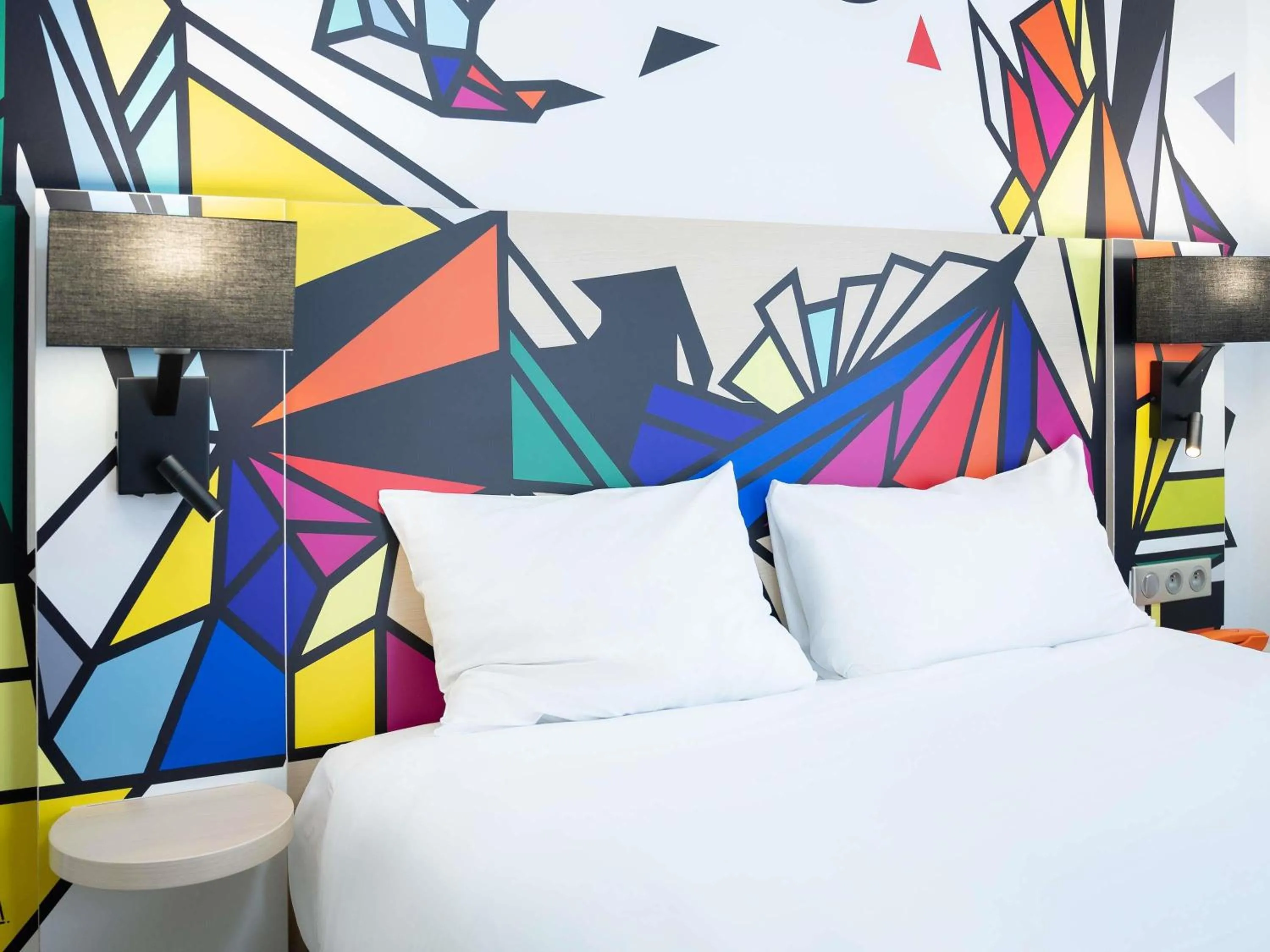 Bedroom, Bed in ibis Styles Paris Maine Montparnasse