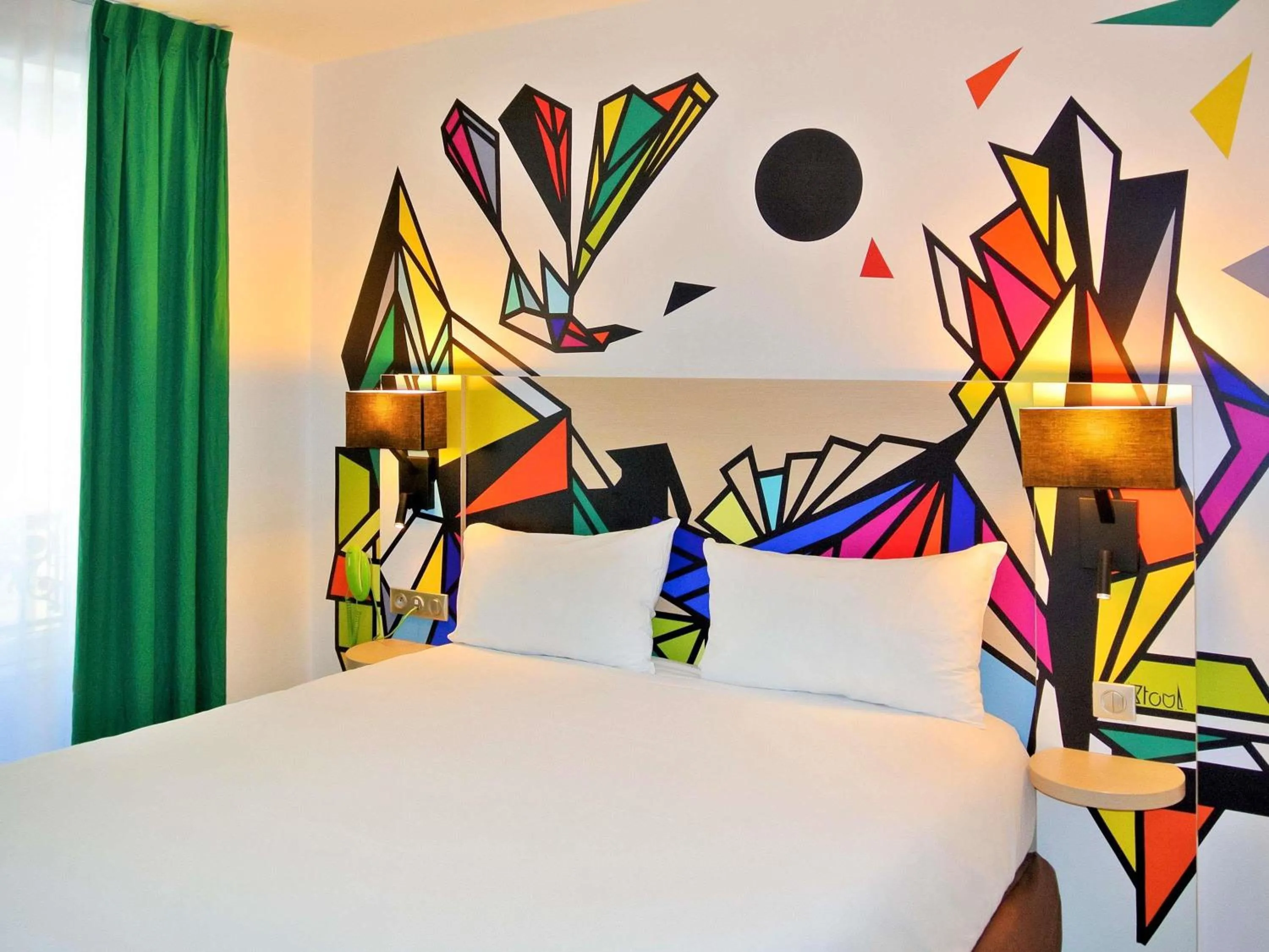 Bedroom, Bed in ibis Styles Paris Maine Montparnasse