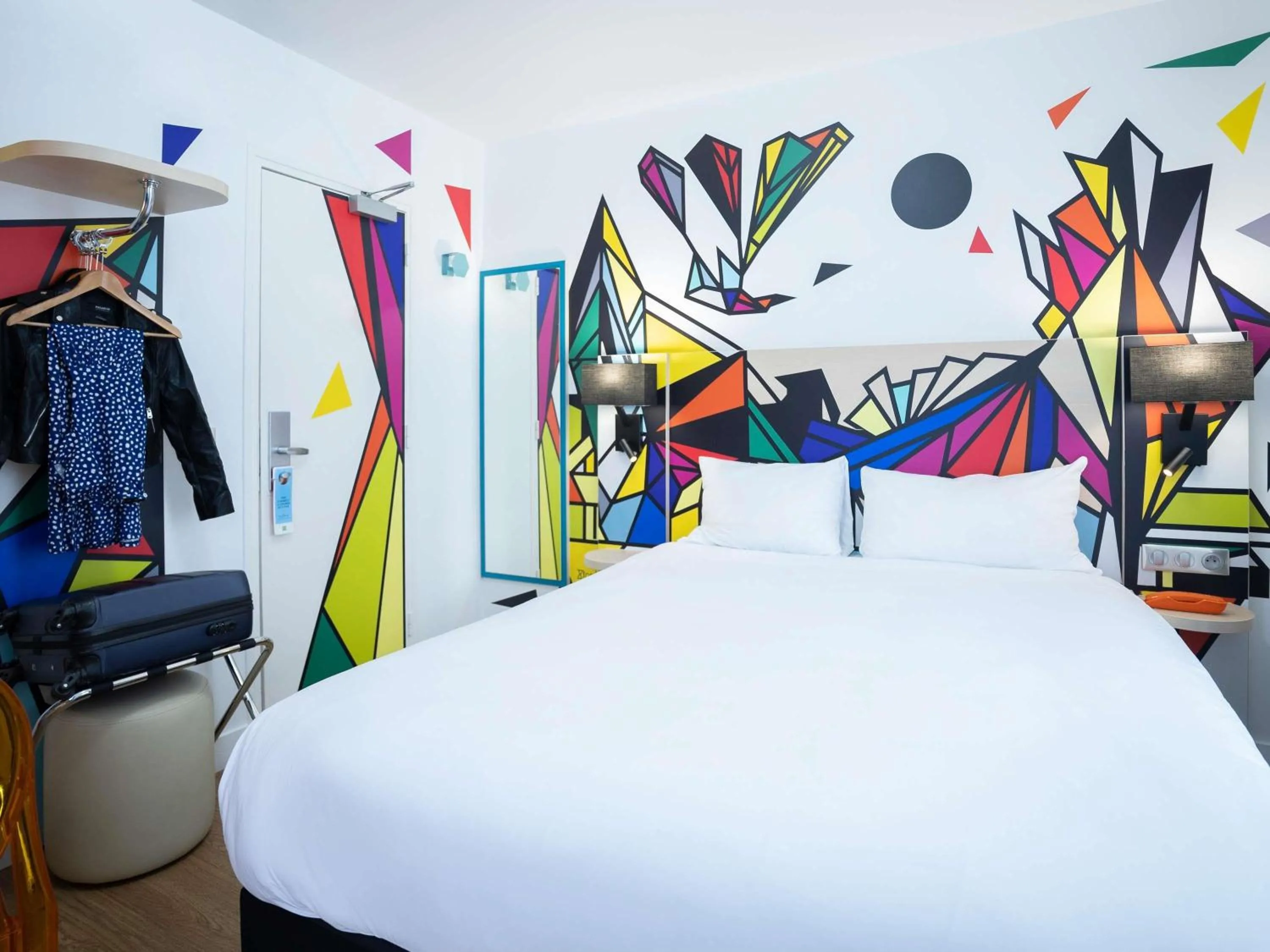 Bedroom, Bed in ibis Styles Paris Maine Montparnasse